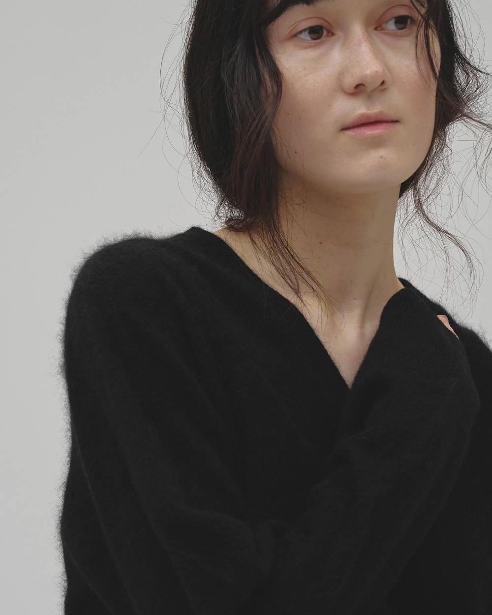 【9/24(木)発売】Woolcashmere Vneck Knit