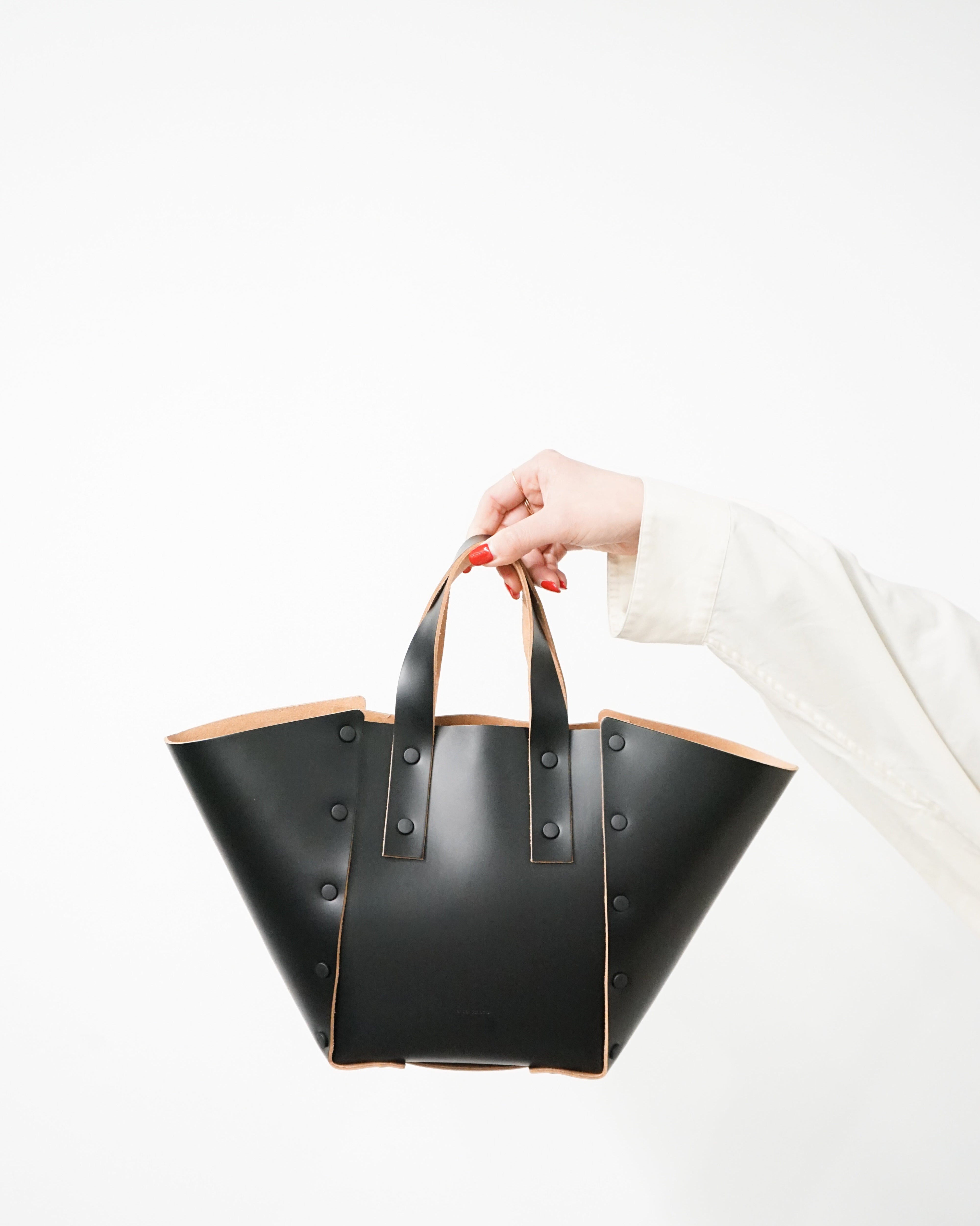 assemble hand bag wide S