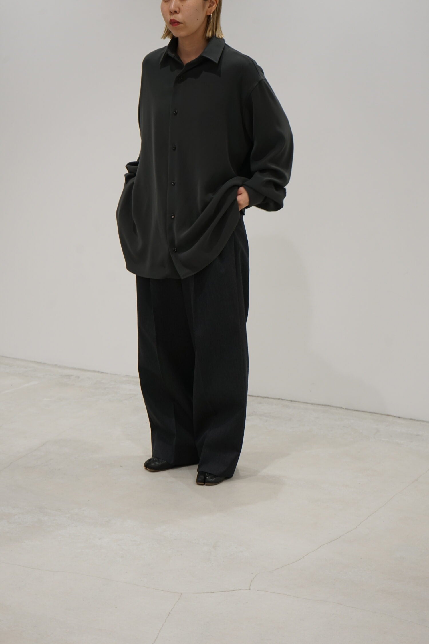 REGULAR COLLAR SHIRT - BRUSHED FIBRIL SATAIN