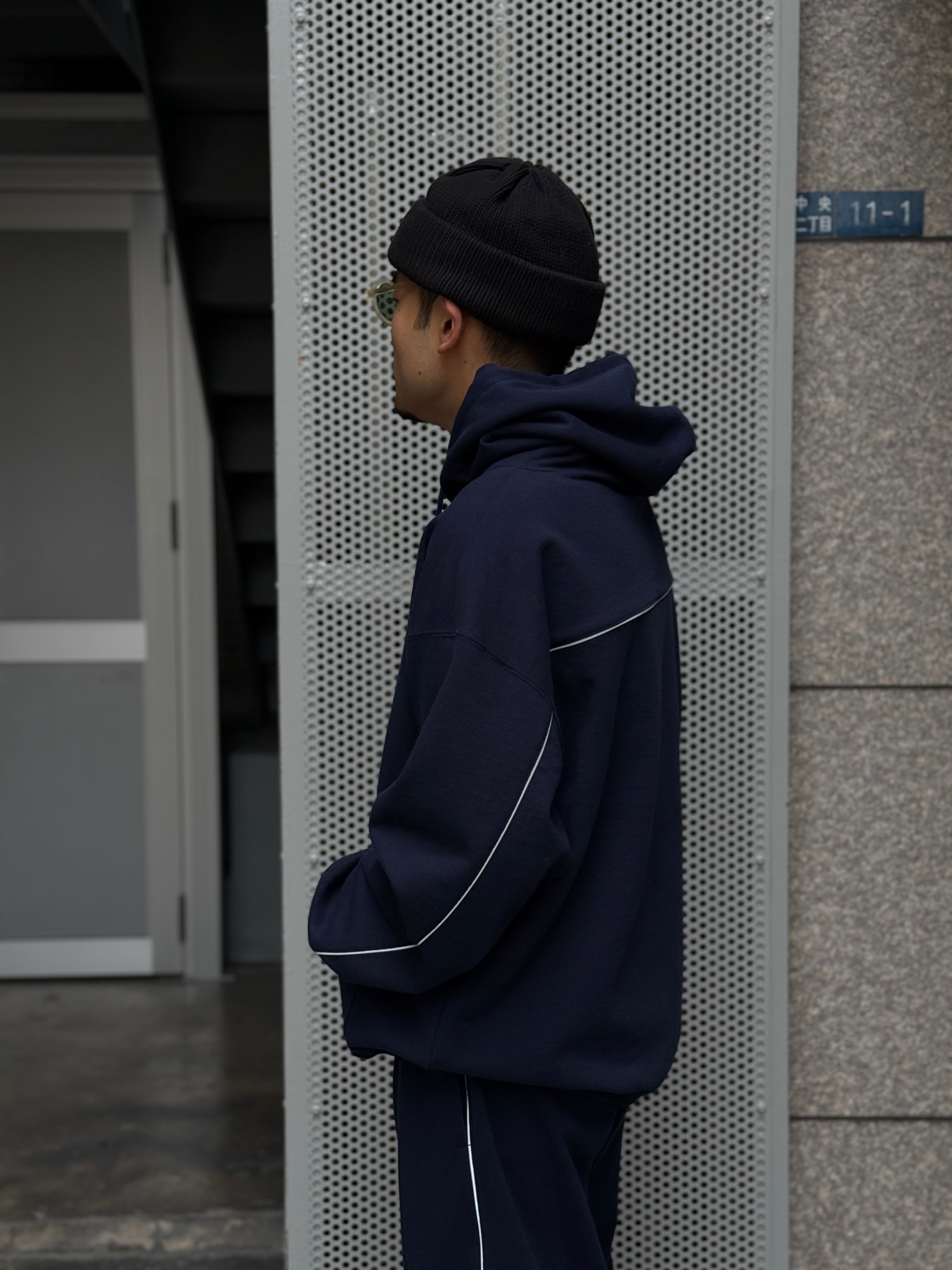 REFLECTOR SWEAT HOODIE