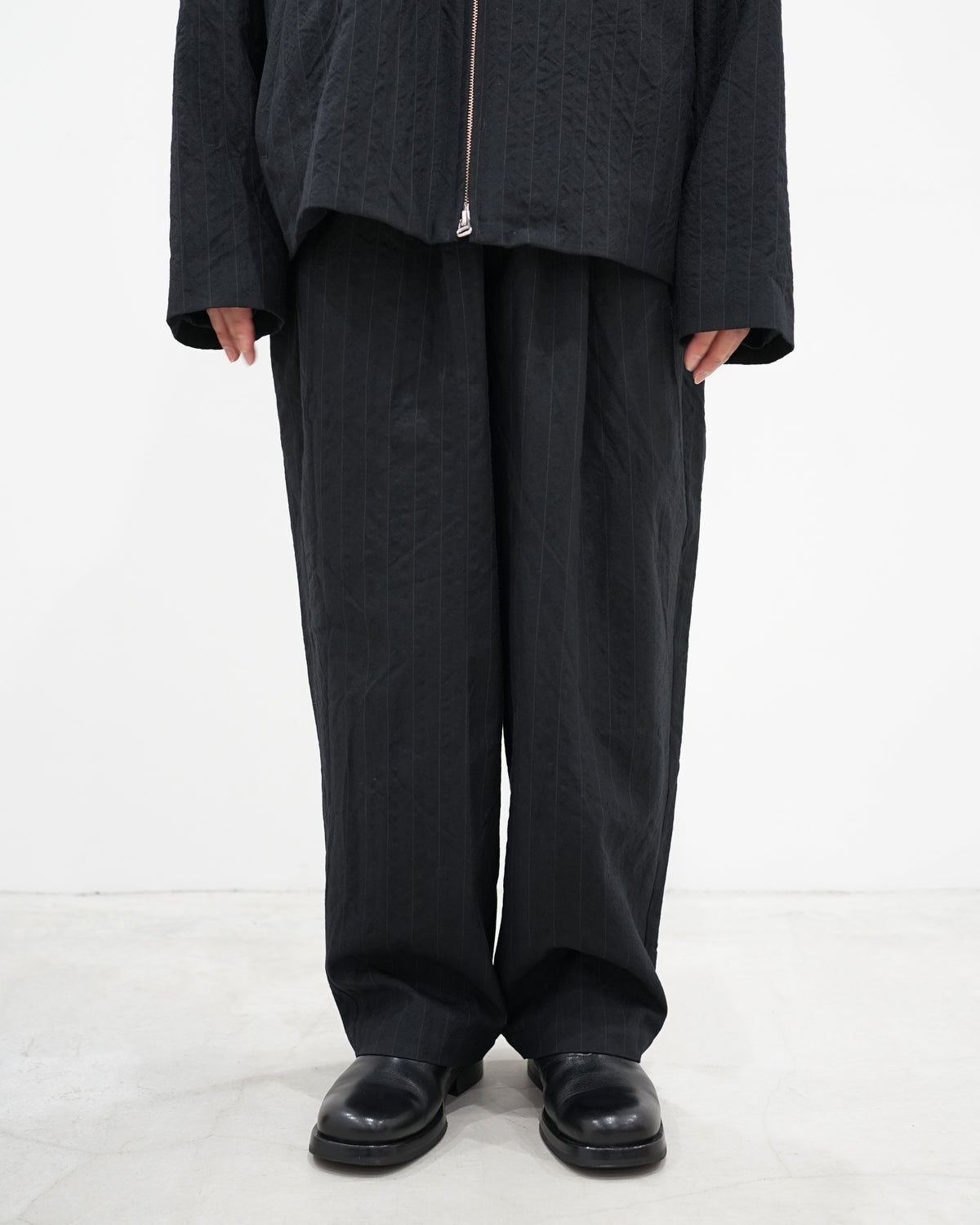 【10/10(土)発売】DOUBLE PLEATED WIDE EASY PANTS