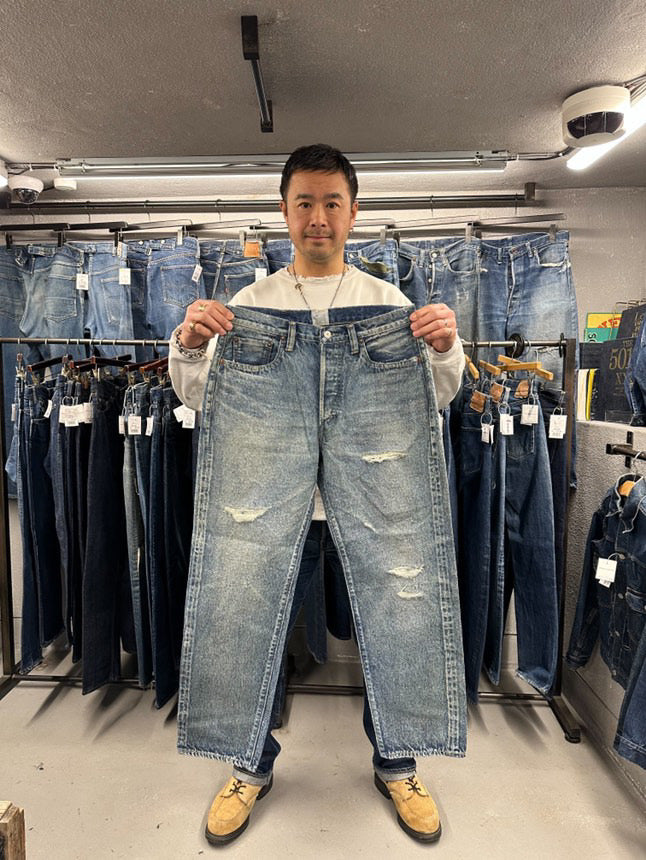 #017 LV 61's TAPERED JEANS DAMAGED