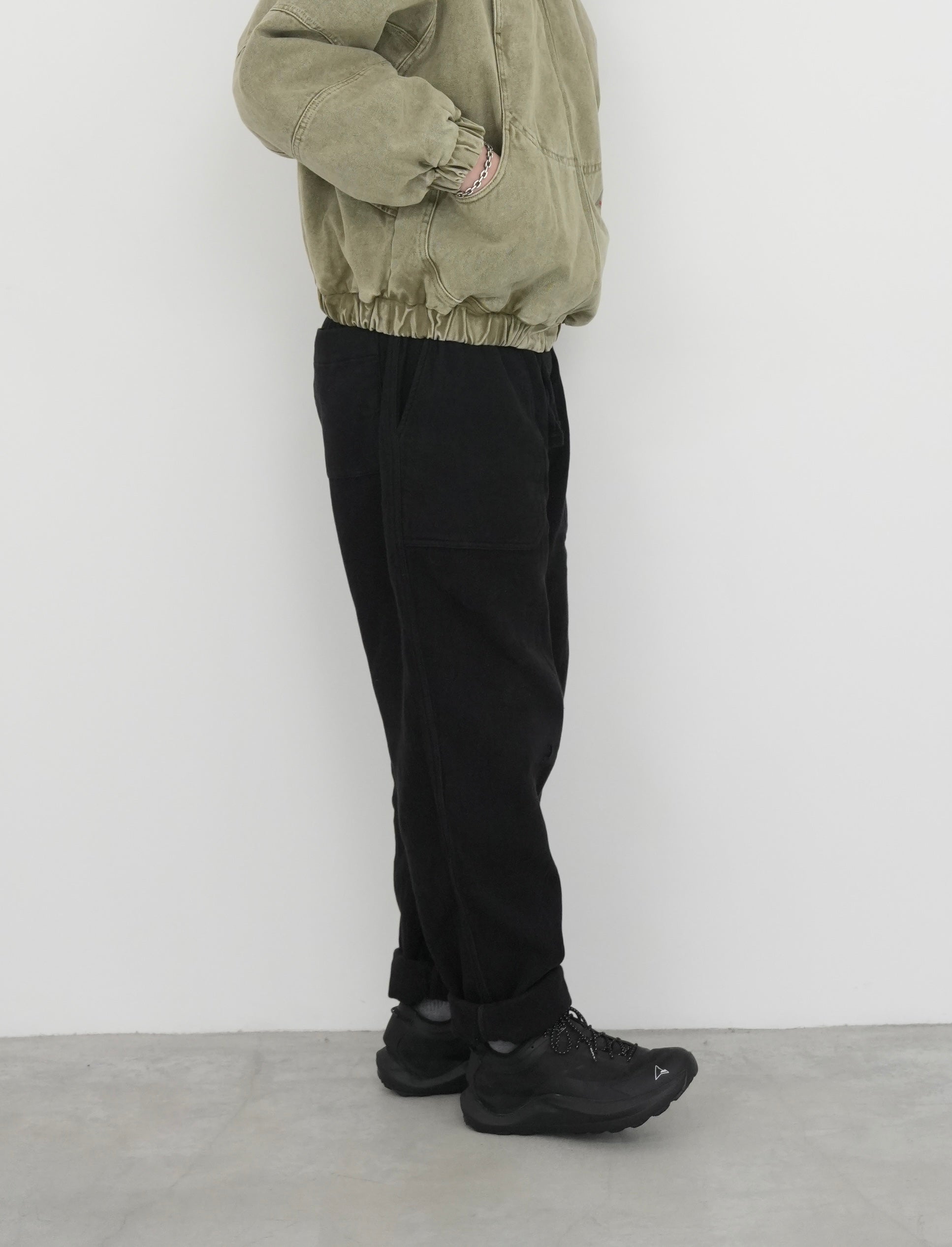 Sella - Black
