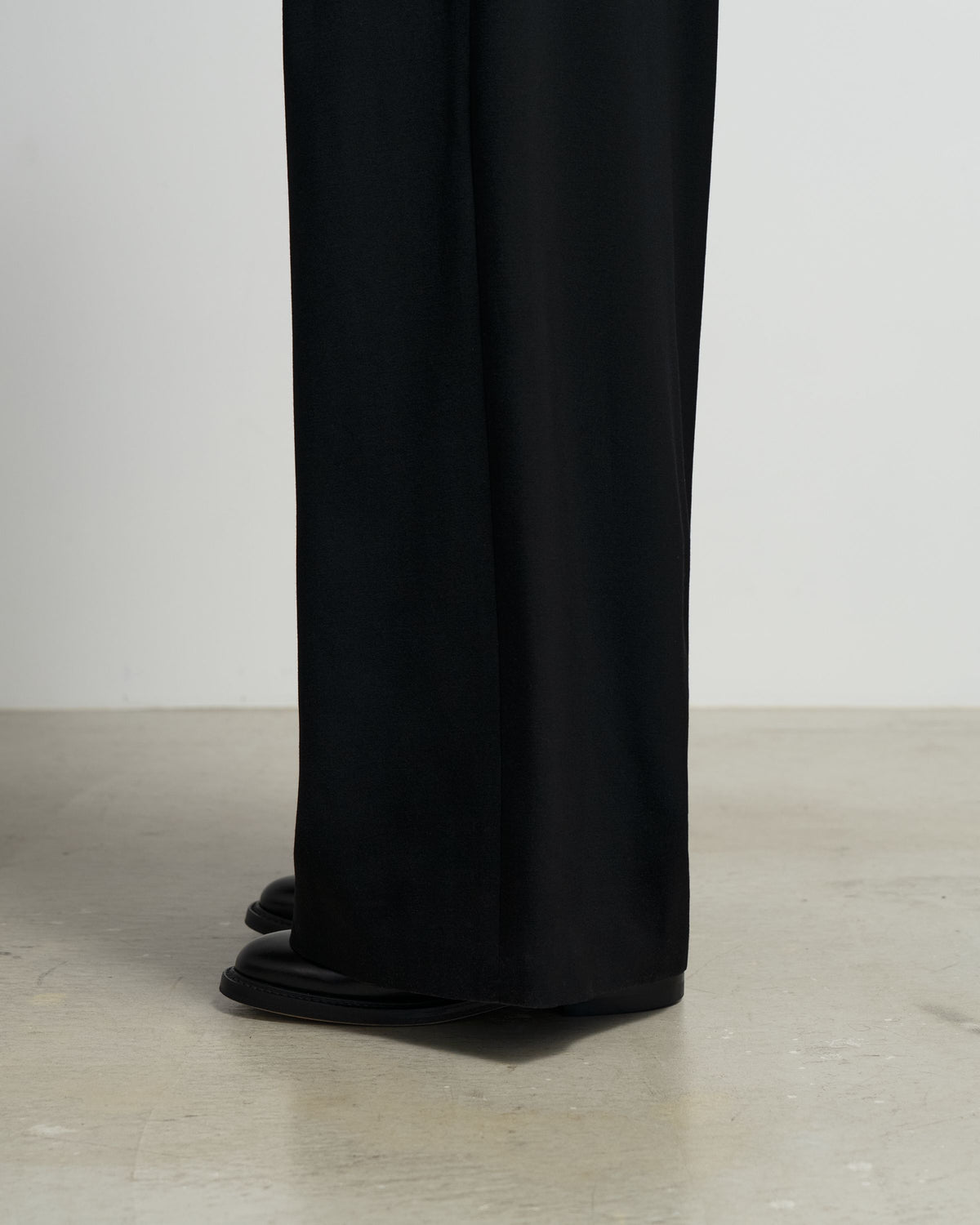 Wool Doeskin Two Tuck Wide Pants