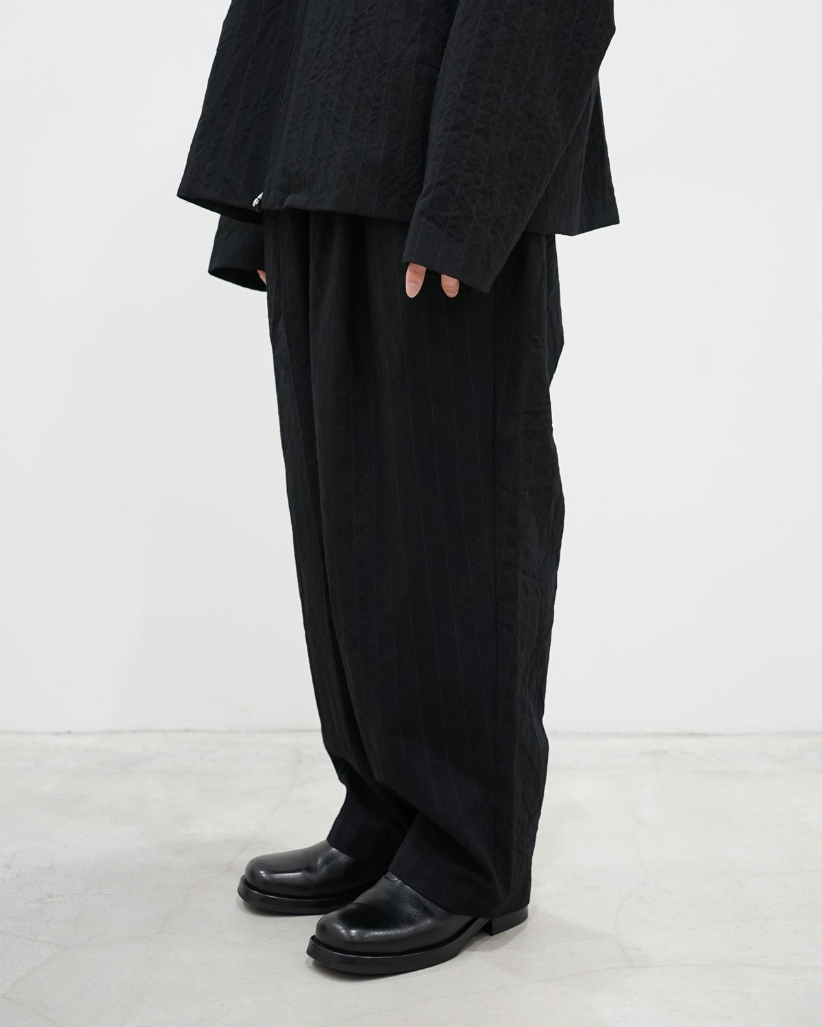 【10/10(土)発売】DOUBLE PLEATED WIDE EASY PANTS
