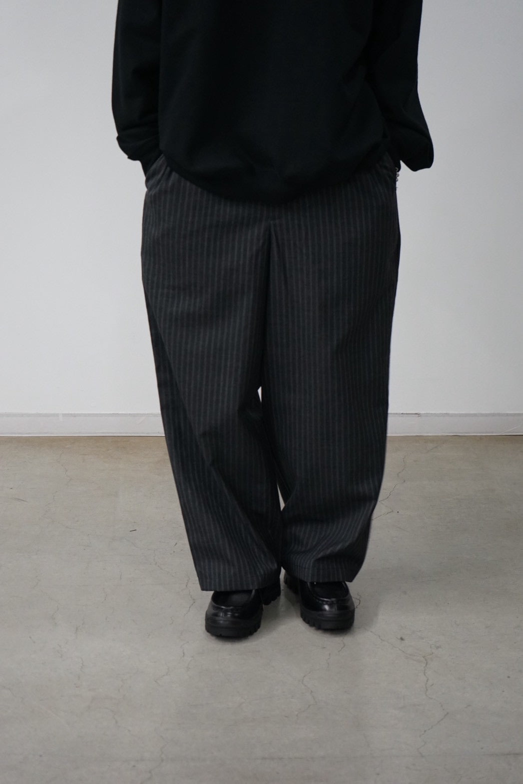 2/72 WOOL TROPICAL WASHER WIDE CYLINDER FIT EASY PANTS