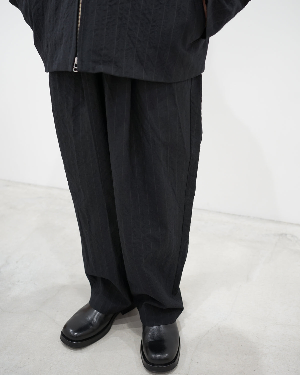 【10/10(土)発売】DOUBLE PLEATED WIDE EASY PANTS