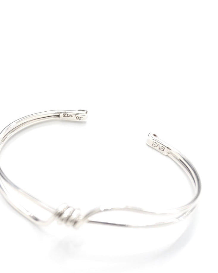CENTER WINDING BANGLE