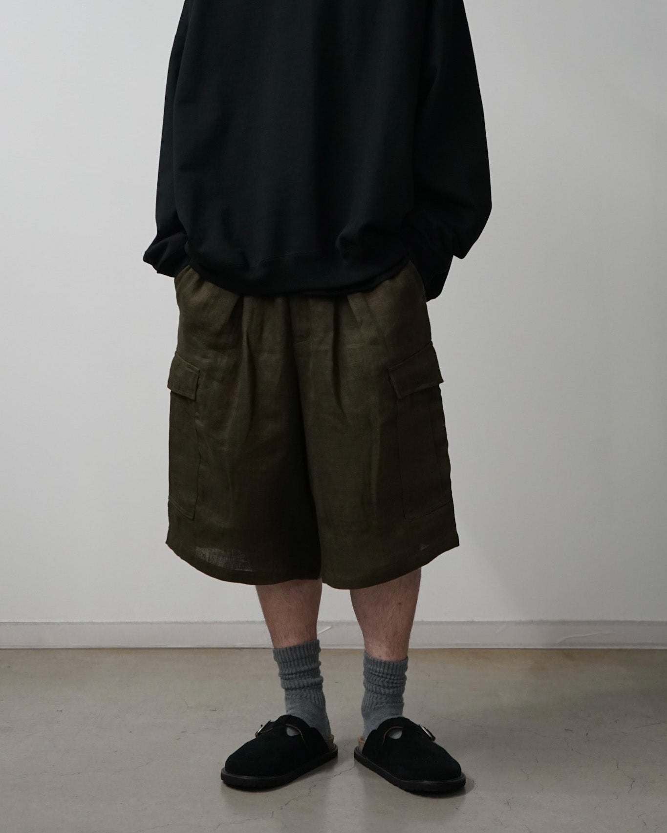 LINEN GAUZE DOUBLE CLOTH WIDE CARGO SHORTS