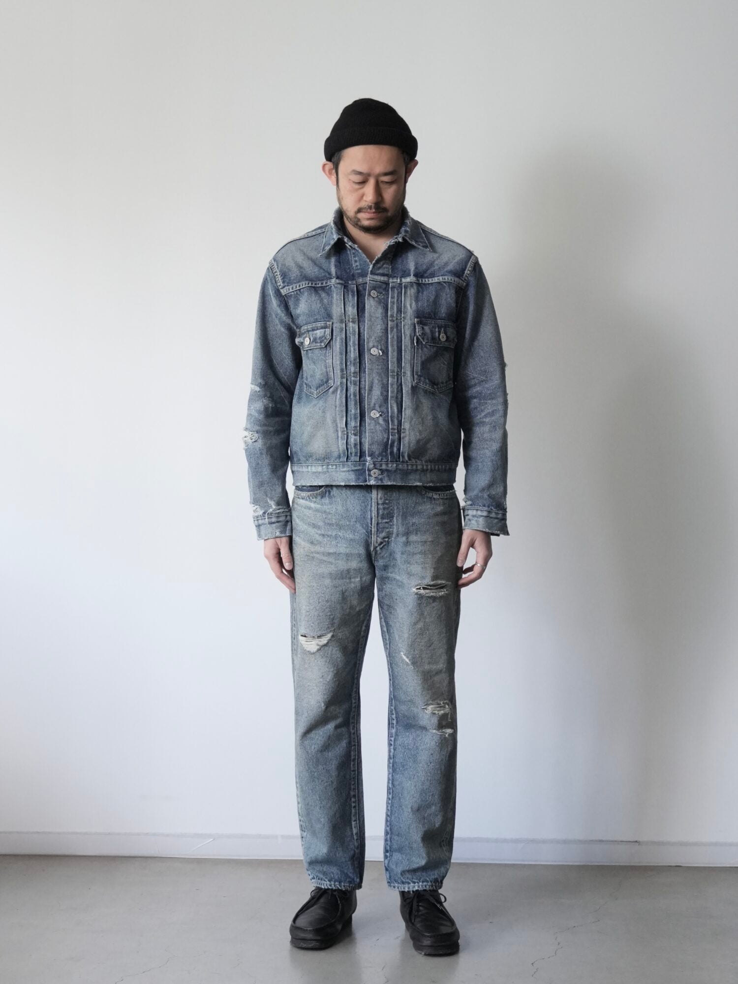 #017 LV 61's TAPERED JEANS DAMAGED
