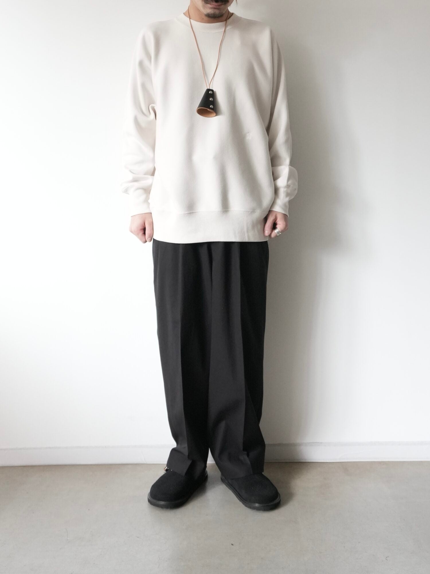 ORGANIC GIZA VOILE YARN TWILL CLASSIC FIT DOUBLE PLEATED TROUSERS