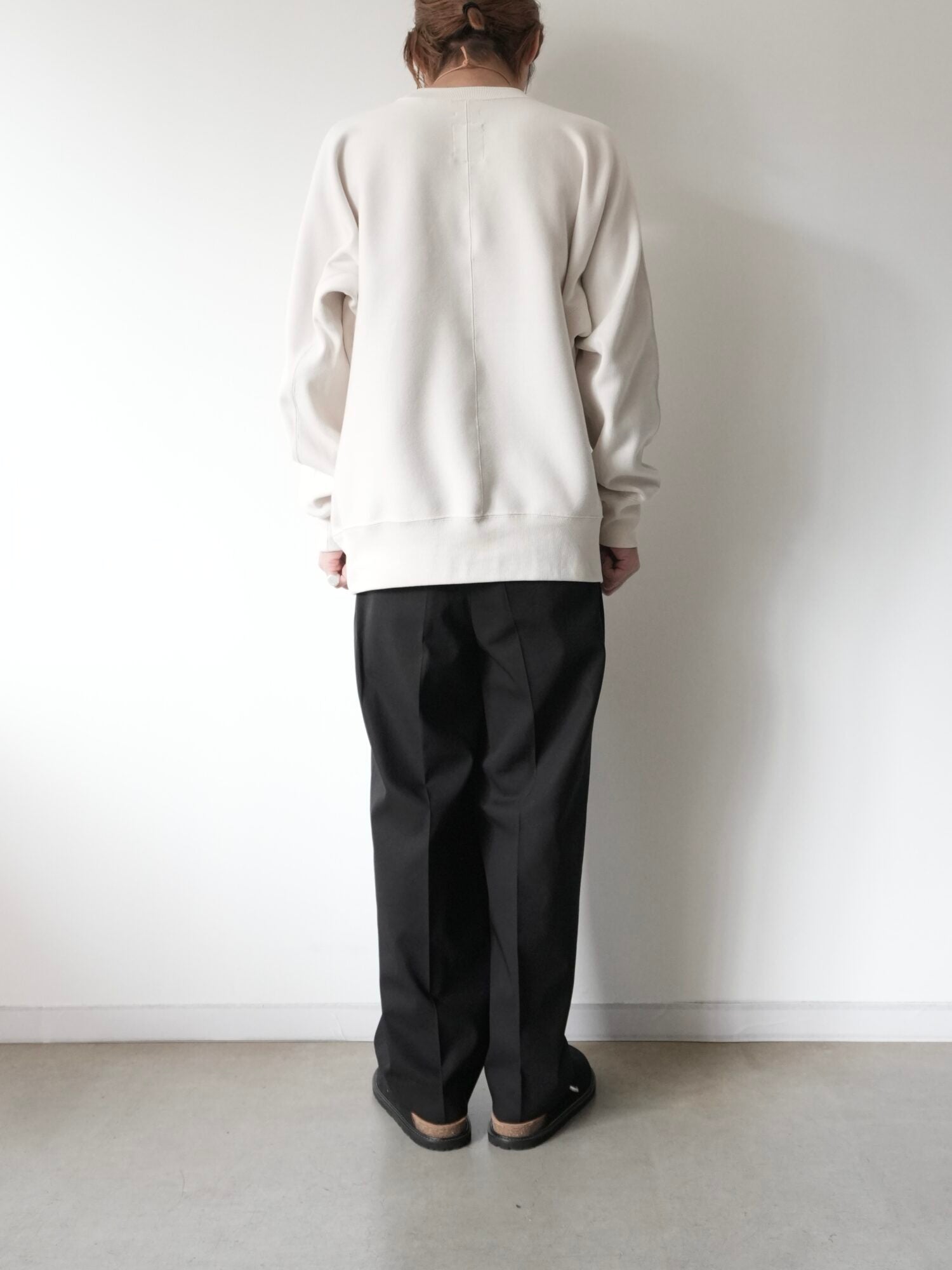 ORGANIC GIZA VOILE YARN TWILL CLASSIC FIT DOUBLE PLEATED TROUSERS