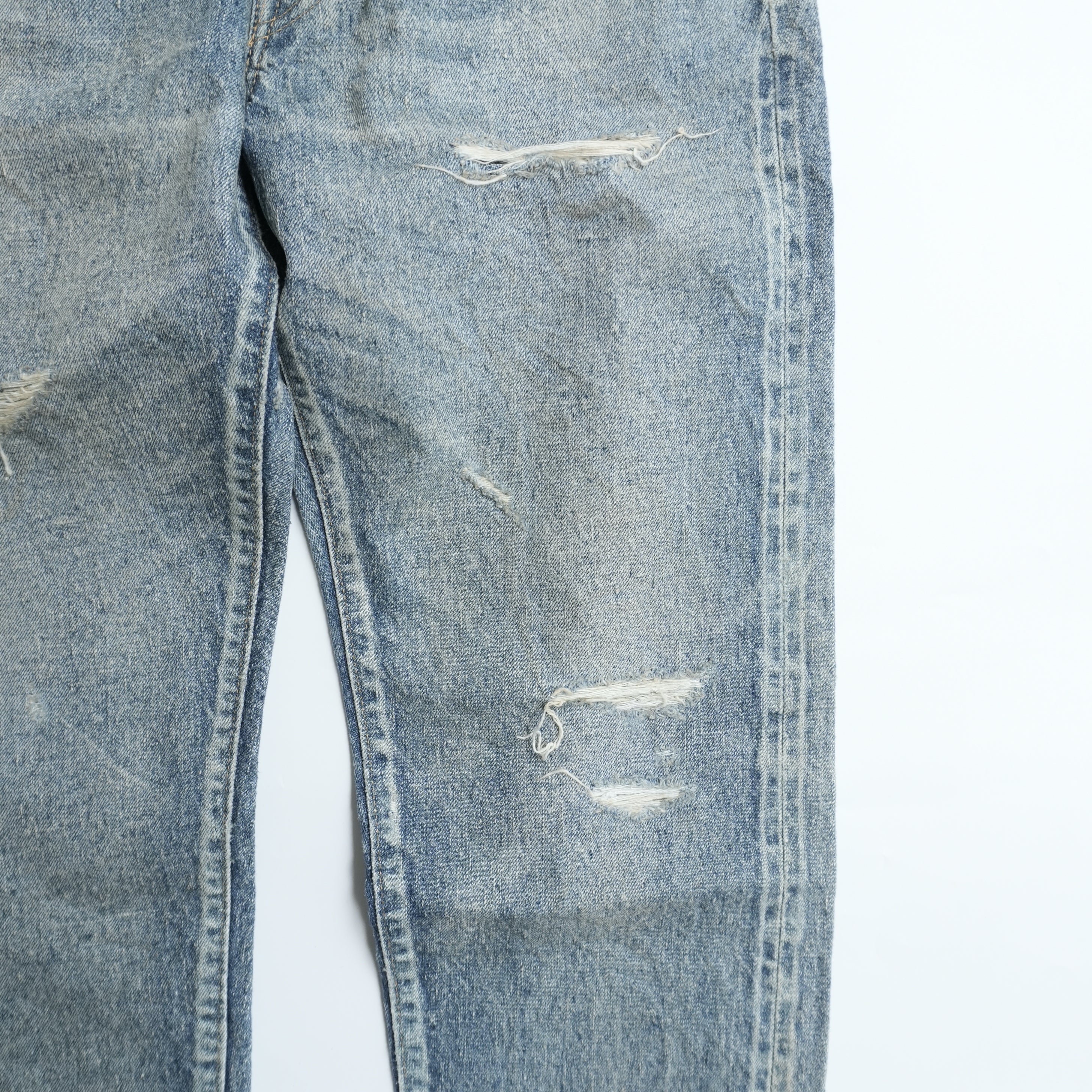 #017 LV 61's TAPERED JEANS DAMAGED