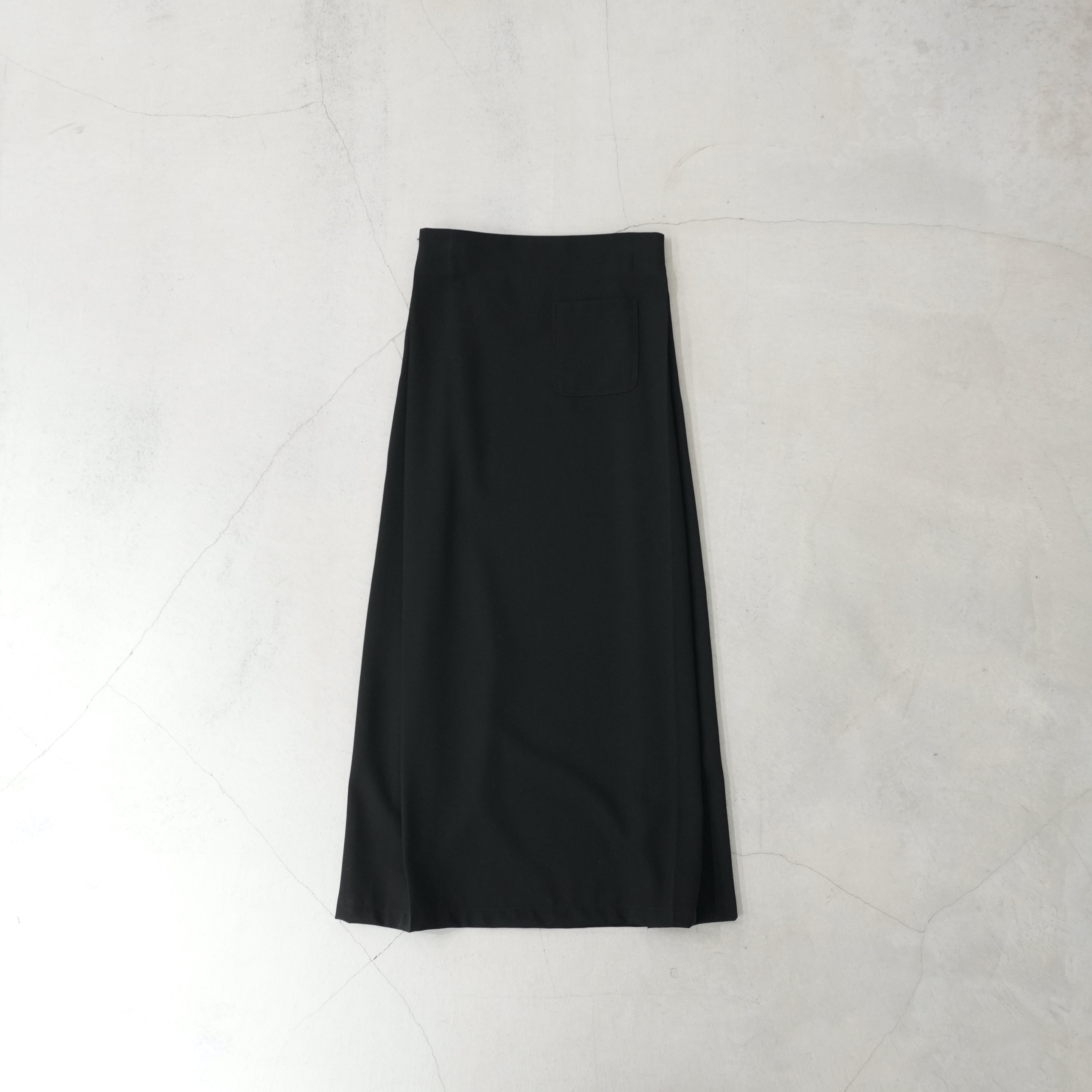 PLEATED LONG SKIRT