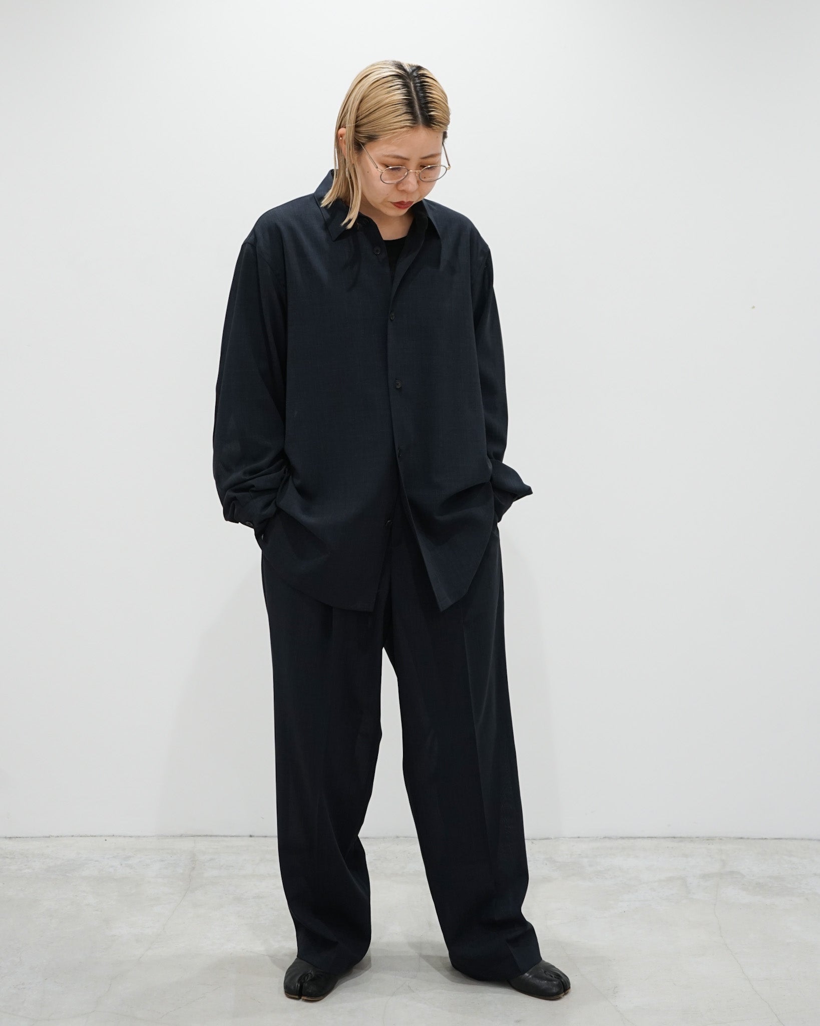 TWIST WOOL GAUZE TWO TUCKED EASY PANTS