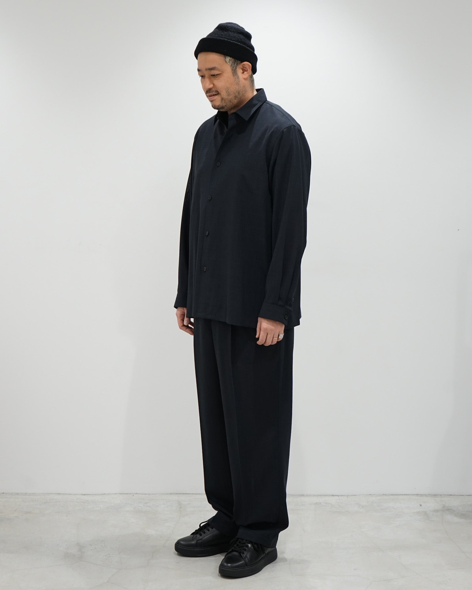 TWIST WOOL GAUZE TWO TUCKED EASY PANTS