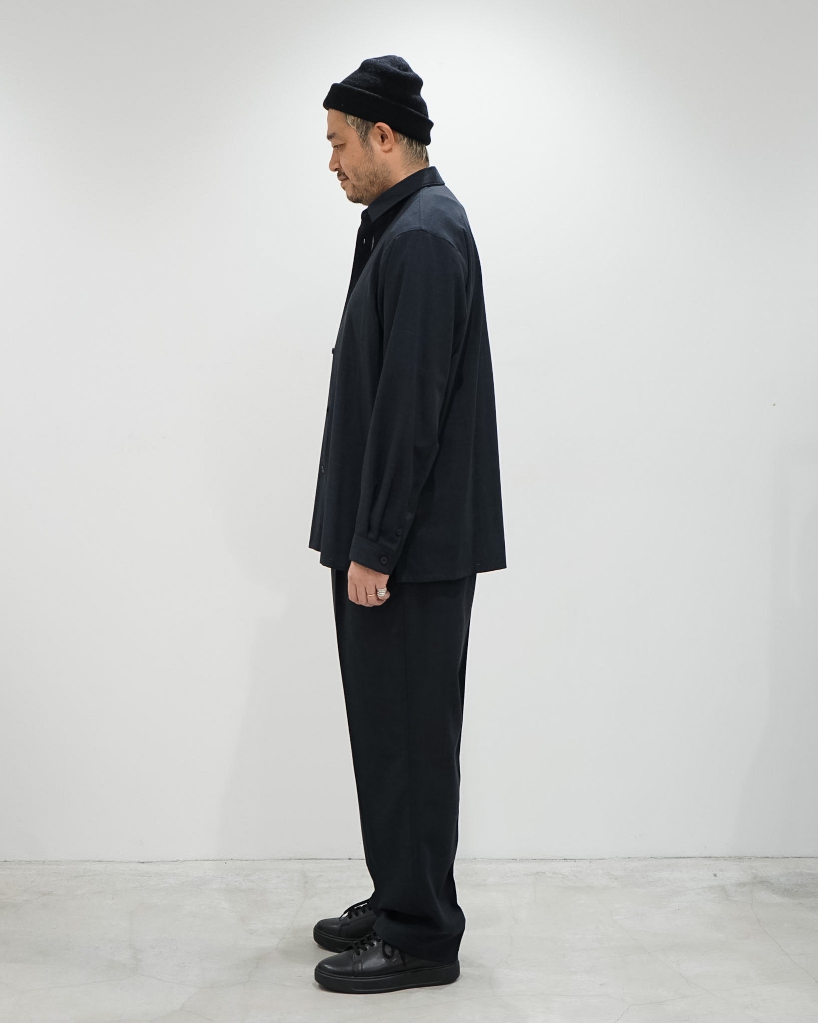 TWIST WOOL GAUZE TWO TUCKED EASY PANTS
