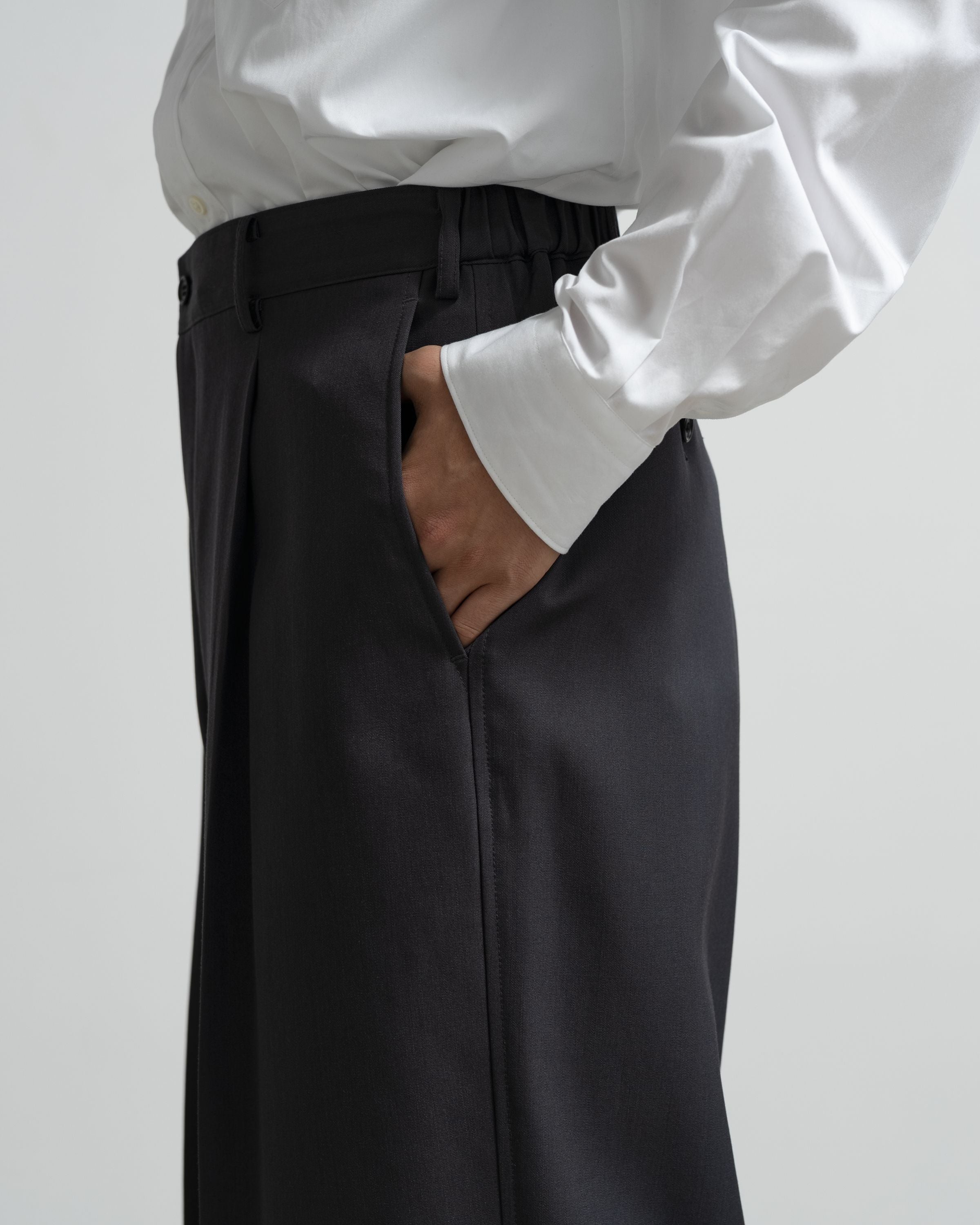 【8/22(土)発売】Scale Off Wool Wide Slacks