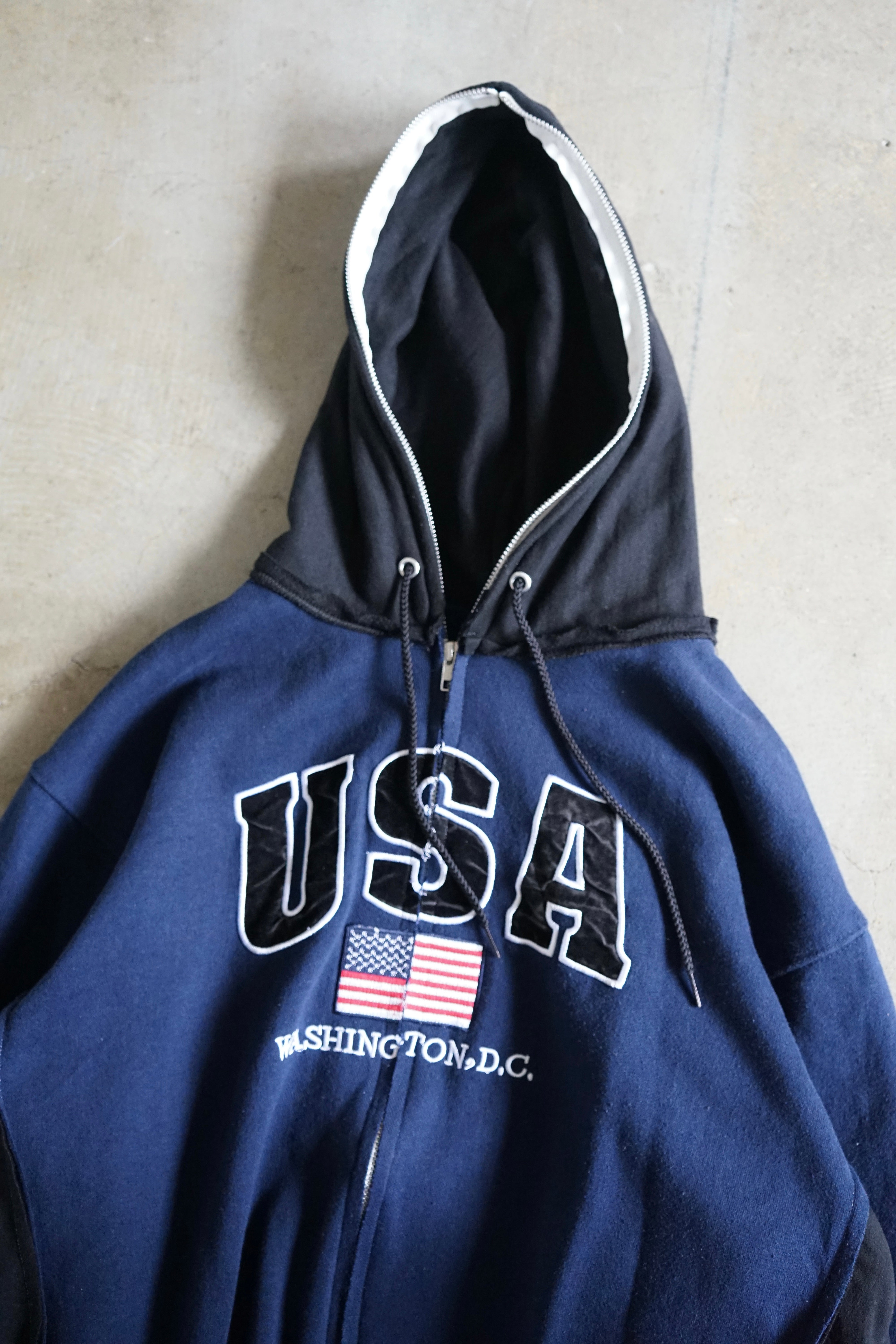 【8/28(金)発売】College Zip Hoodie ②