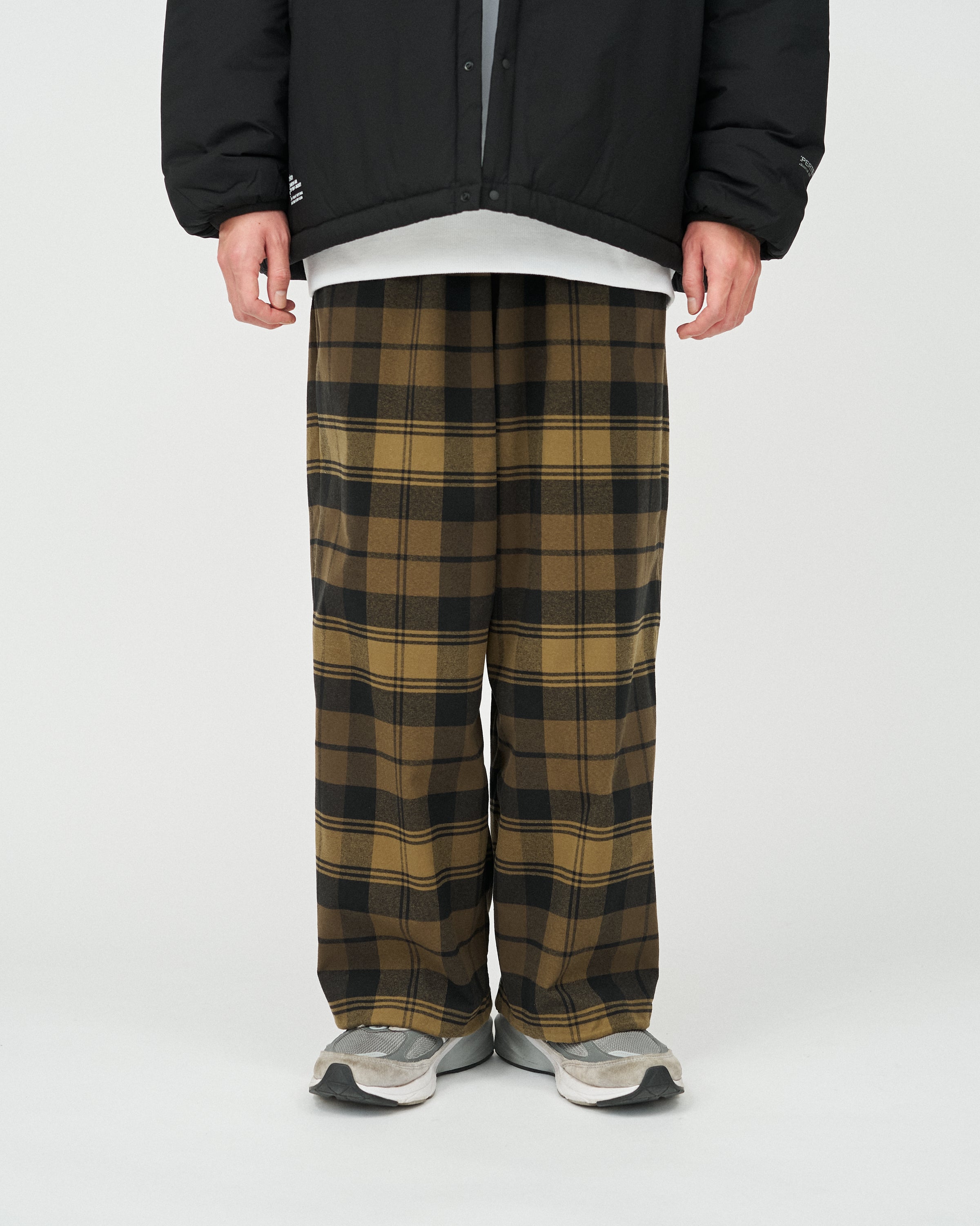 FLANNEL CHECK UTILITY OVER PANTS