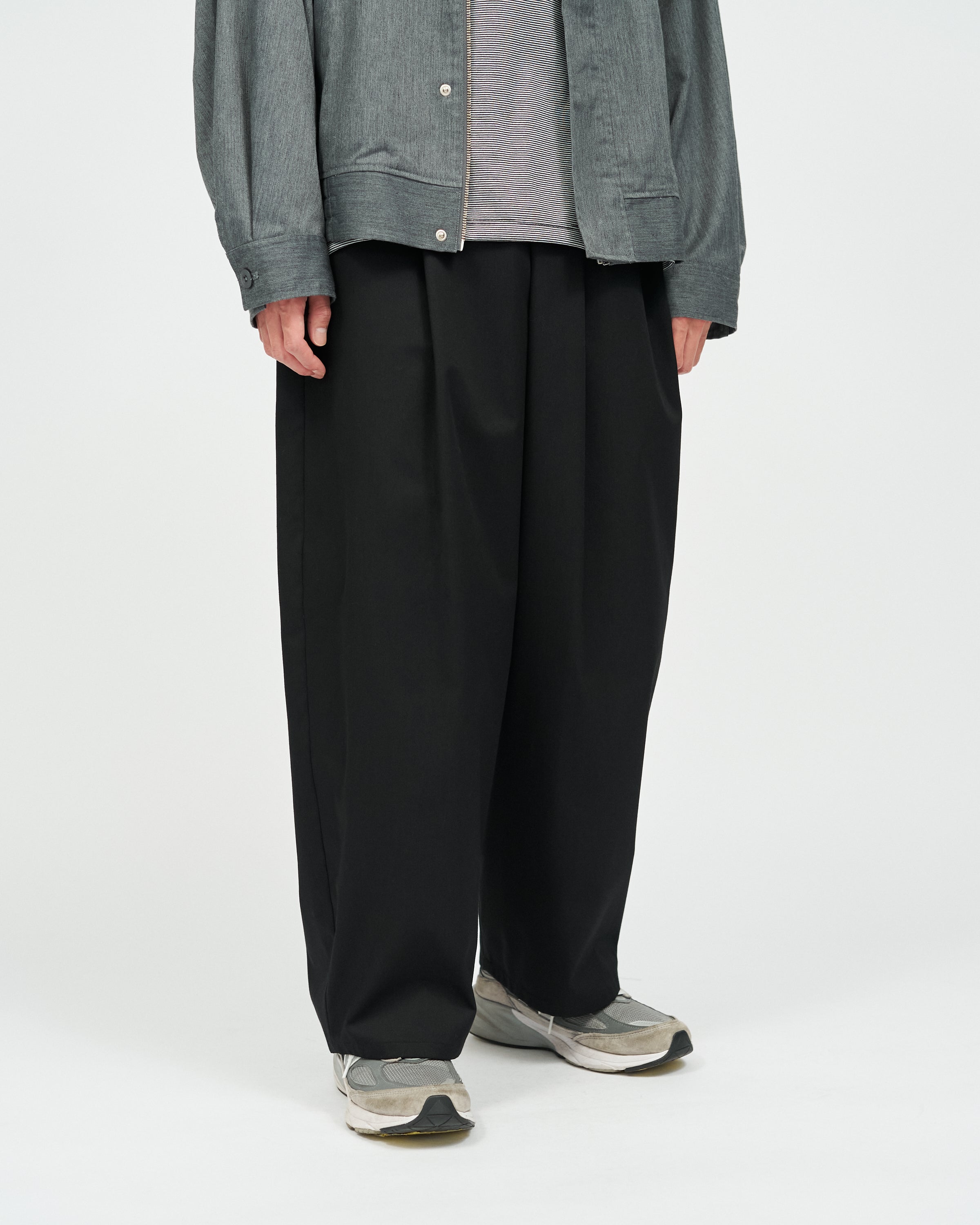 【5/30(土)発売】CORPORATE WIDE EASY PANTS