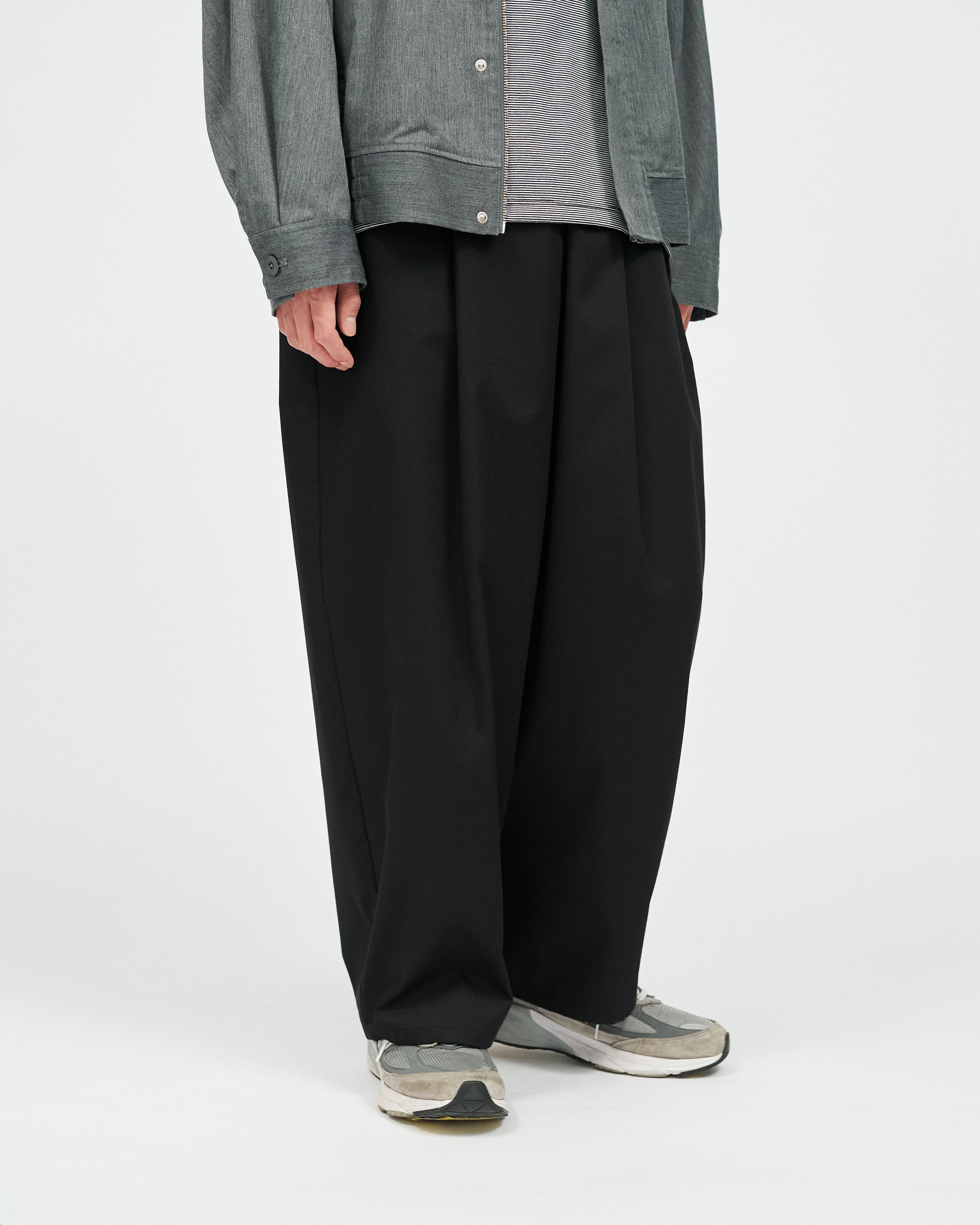 【5/30(土)発売】CORPORATE WIDE EASY PANTS