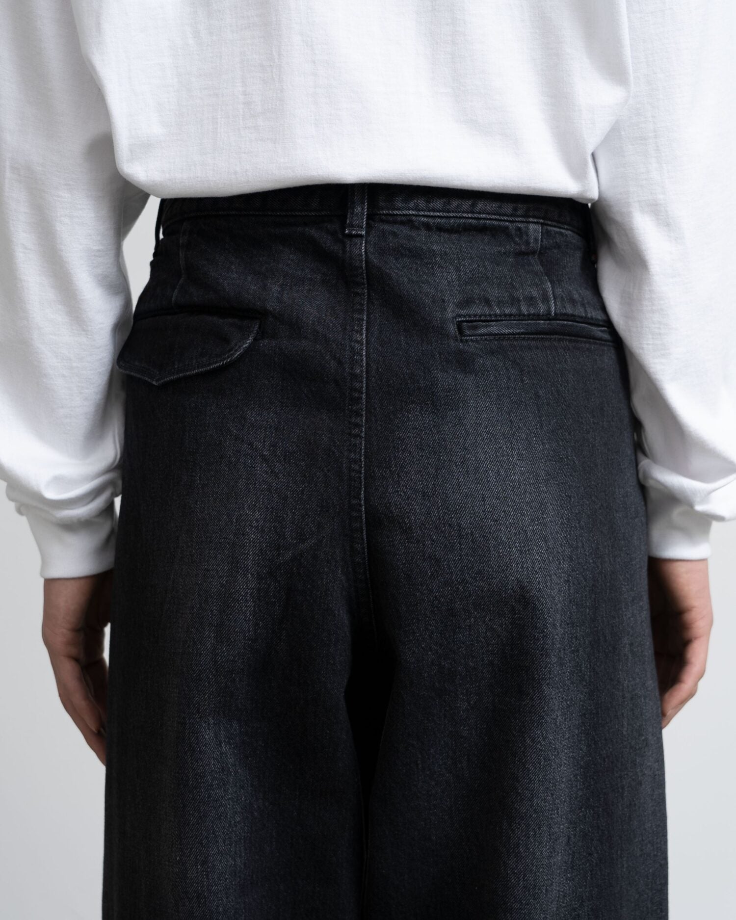 Selvage Denim Two Tuck Tapered Pants(DARK FADE)