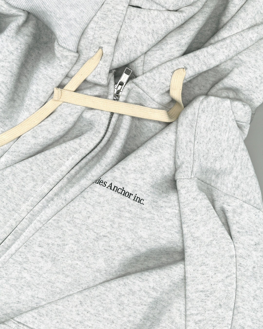【10/2(金)発売】LOGO ZIP HOODIE