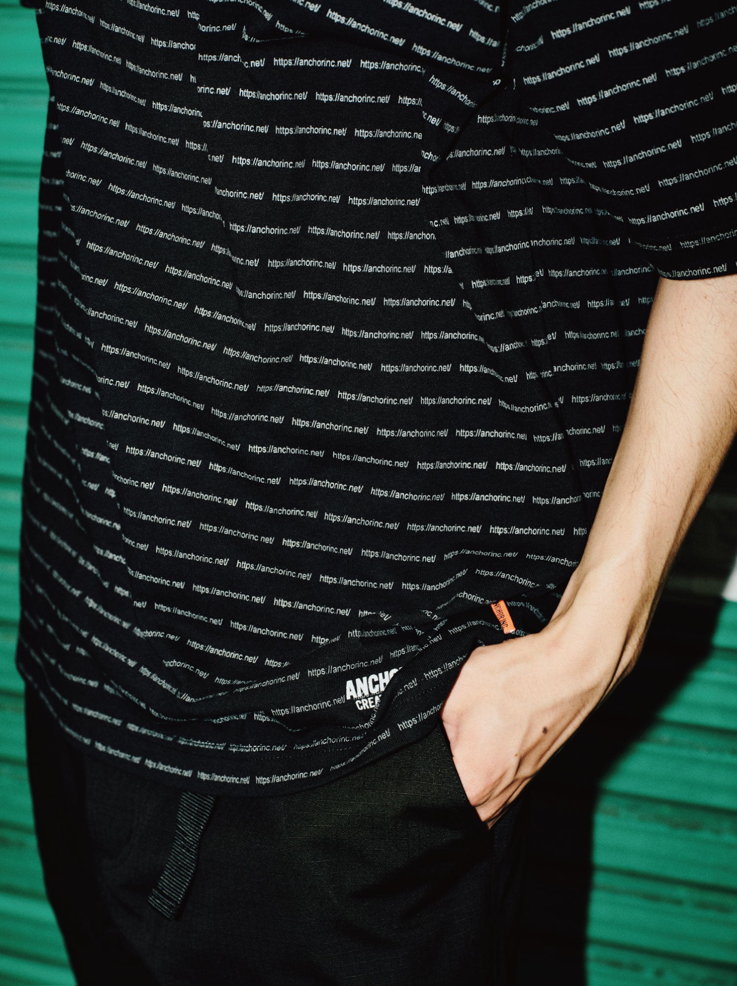 【8/7(金)発売】URL STRIPED TEE