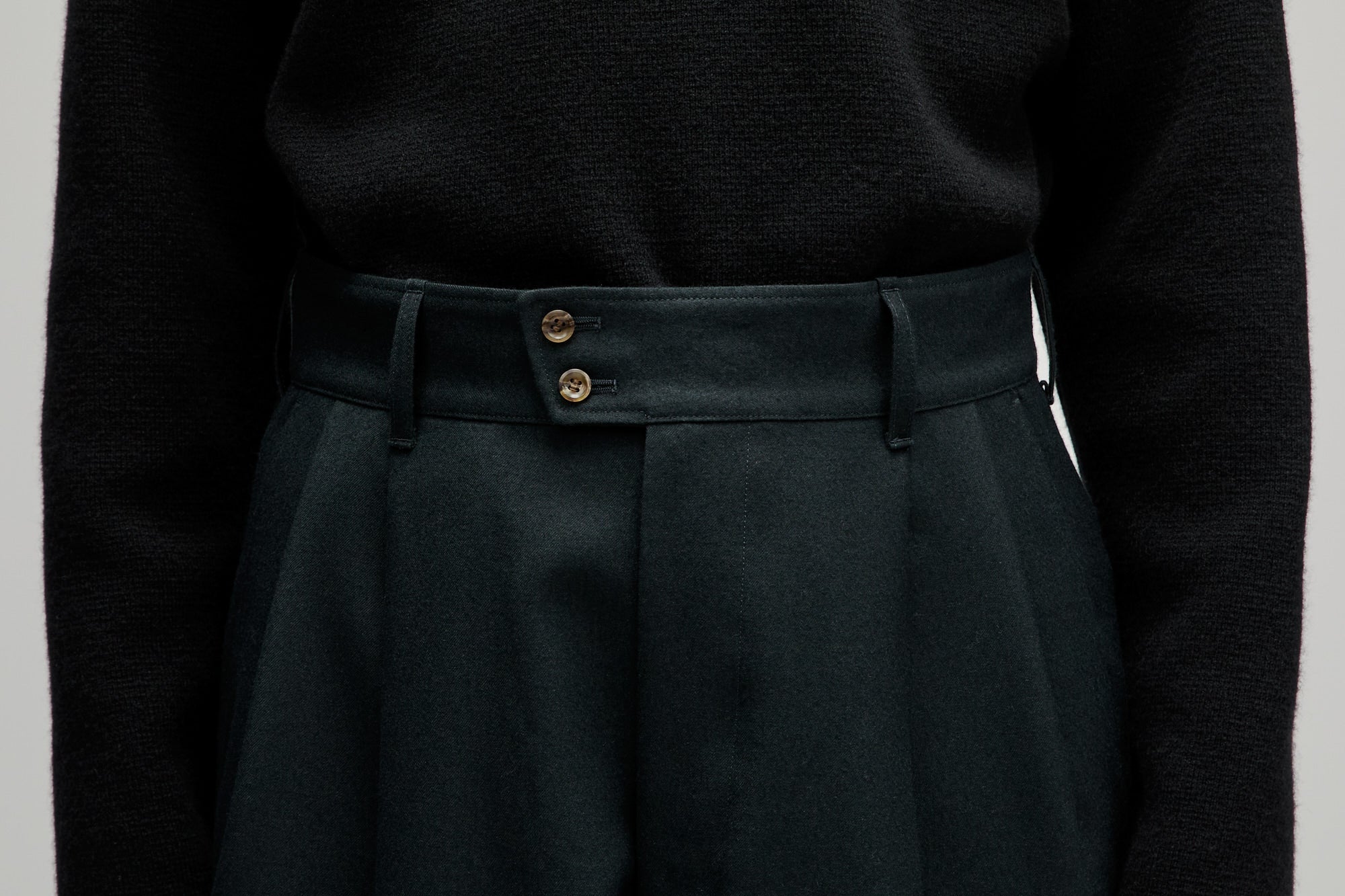 DEEP TUCK WIDE SLACKS
