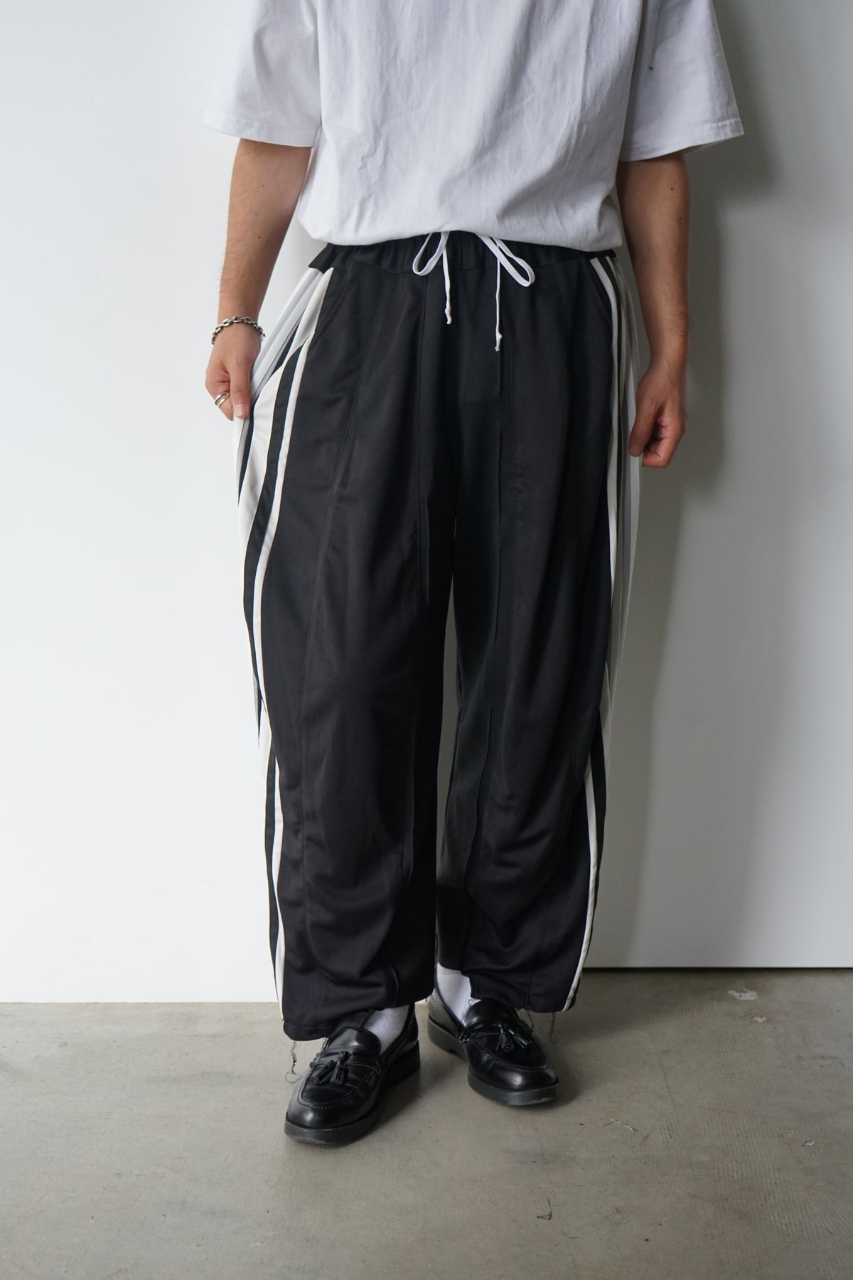 Docking Super Wide Track Pants ③