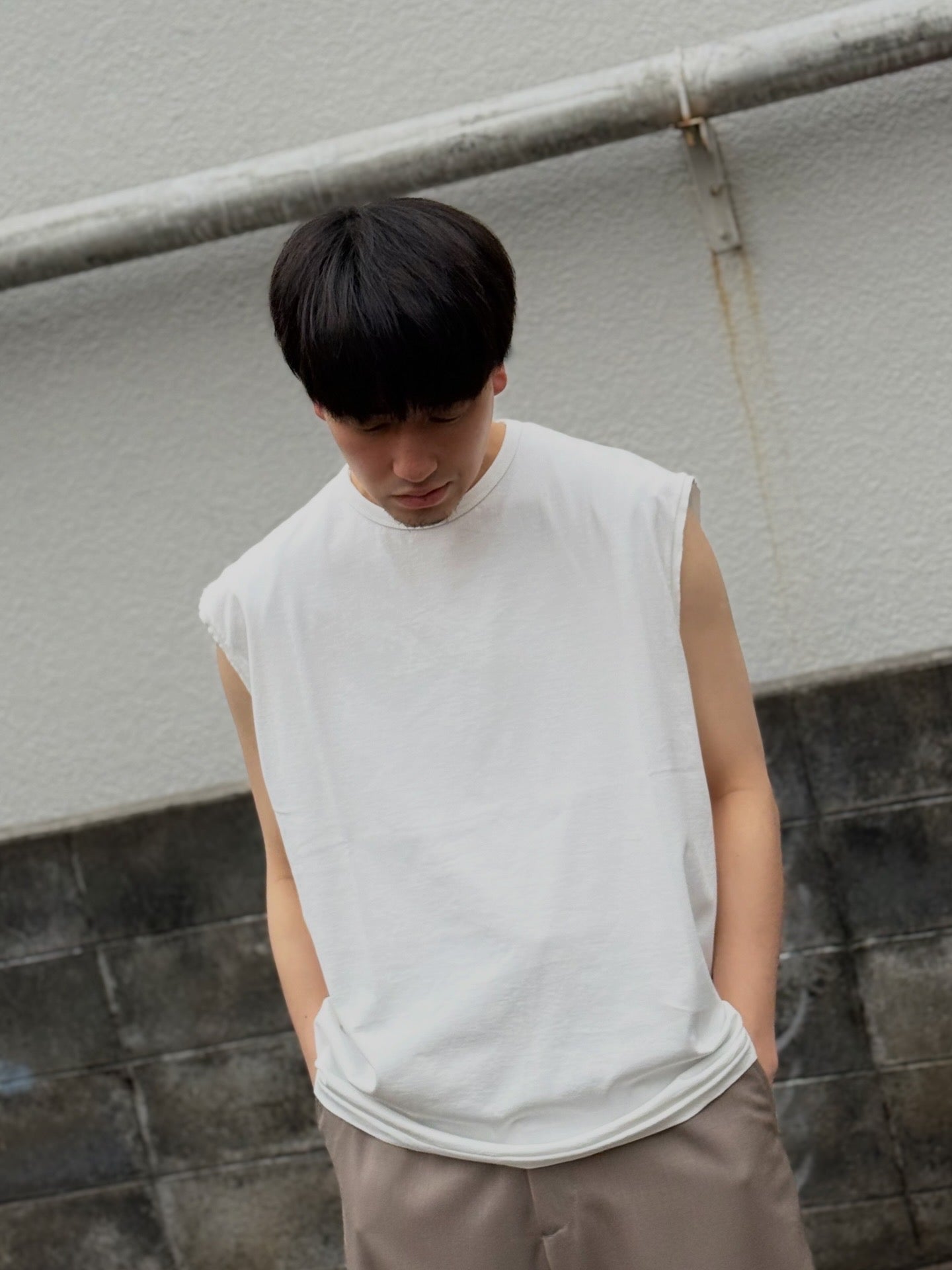 SLEEVE LESS T-SHIRTS