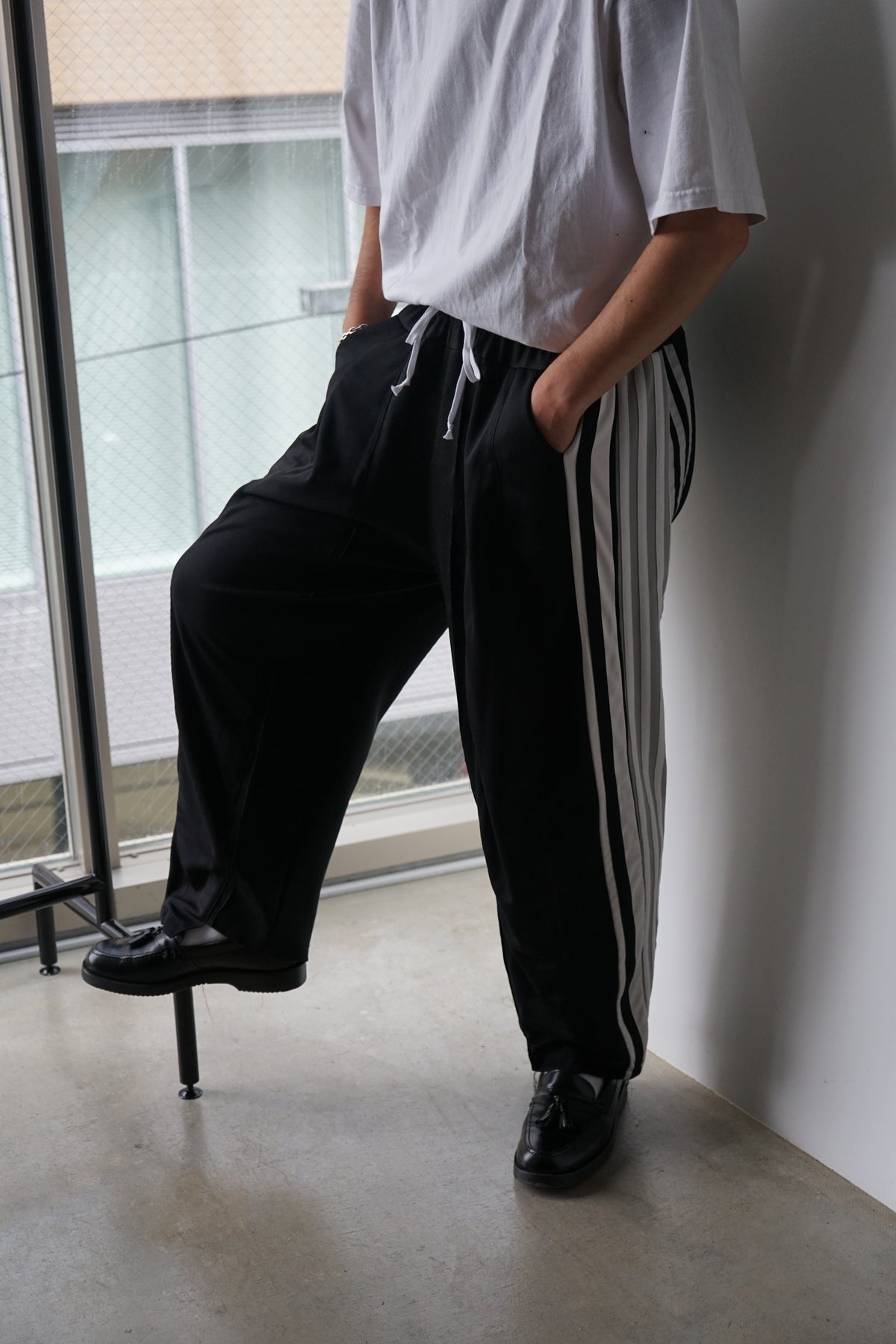 Docking Super Wide Track Pants ③