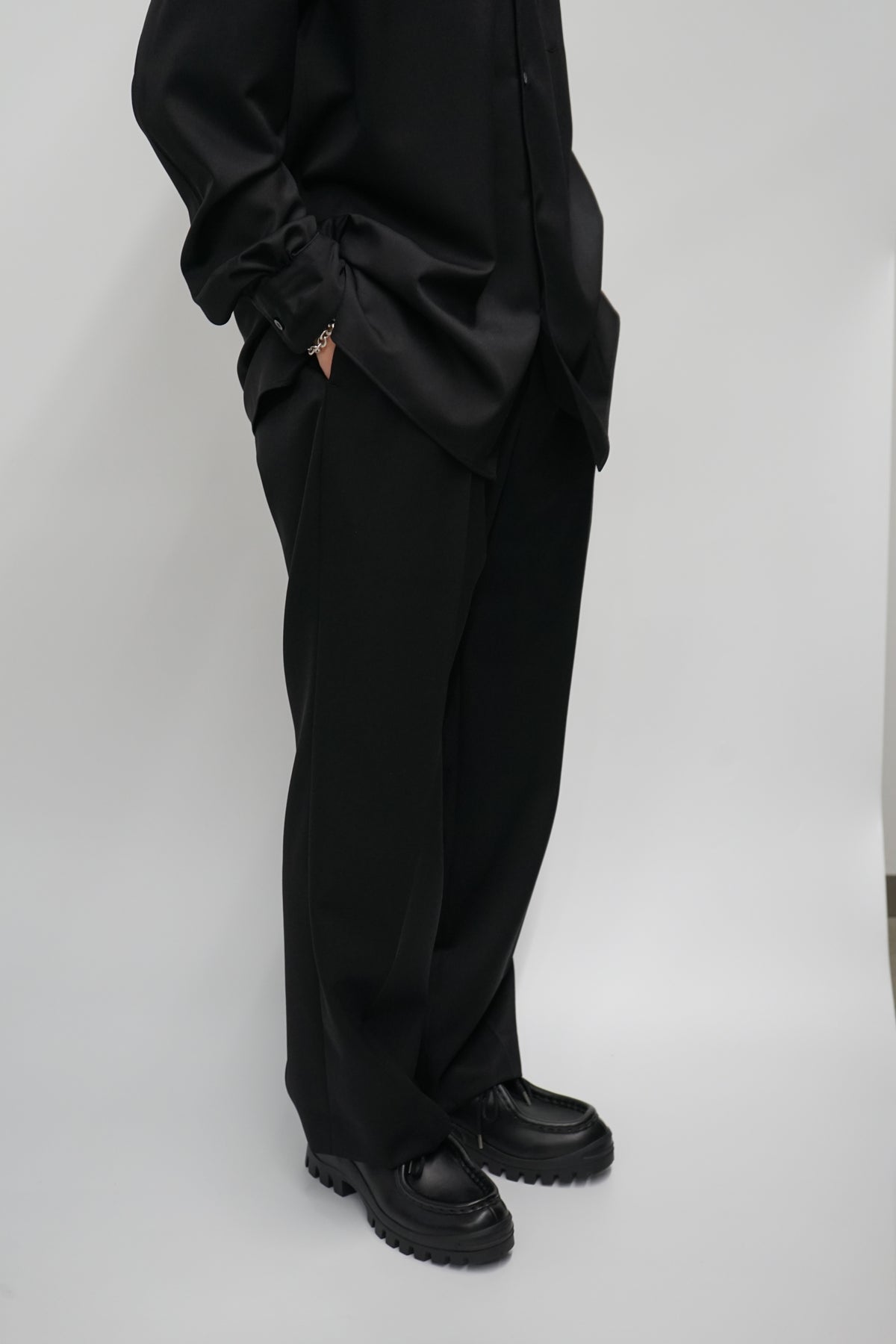 ORGANIC WOOL 2/80 GABARDINE DOUBLE PLEATED STRAIGHT TROUSERS