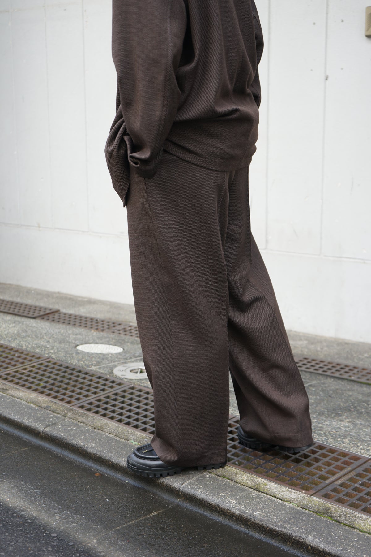 TUMBLED WOOL SERGE SINGLE PLEAT WIDE TROUSERS
