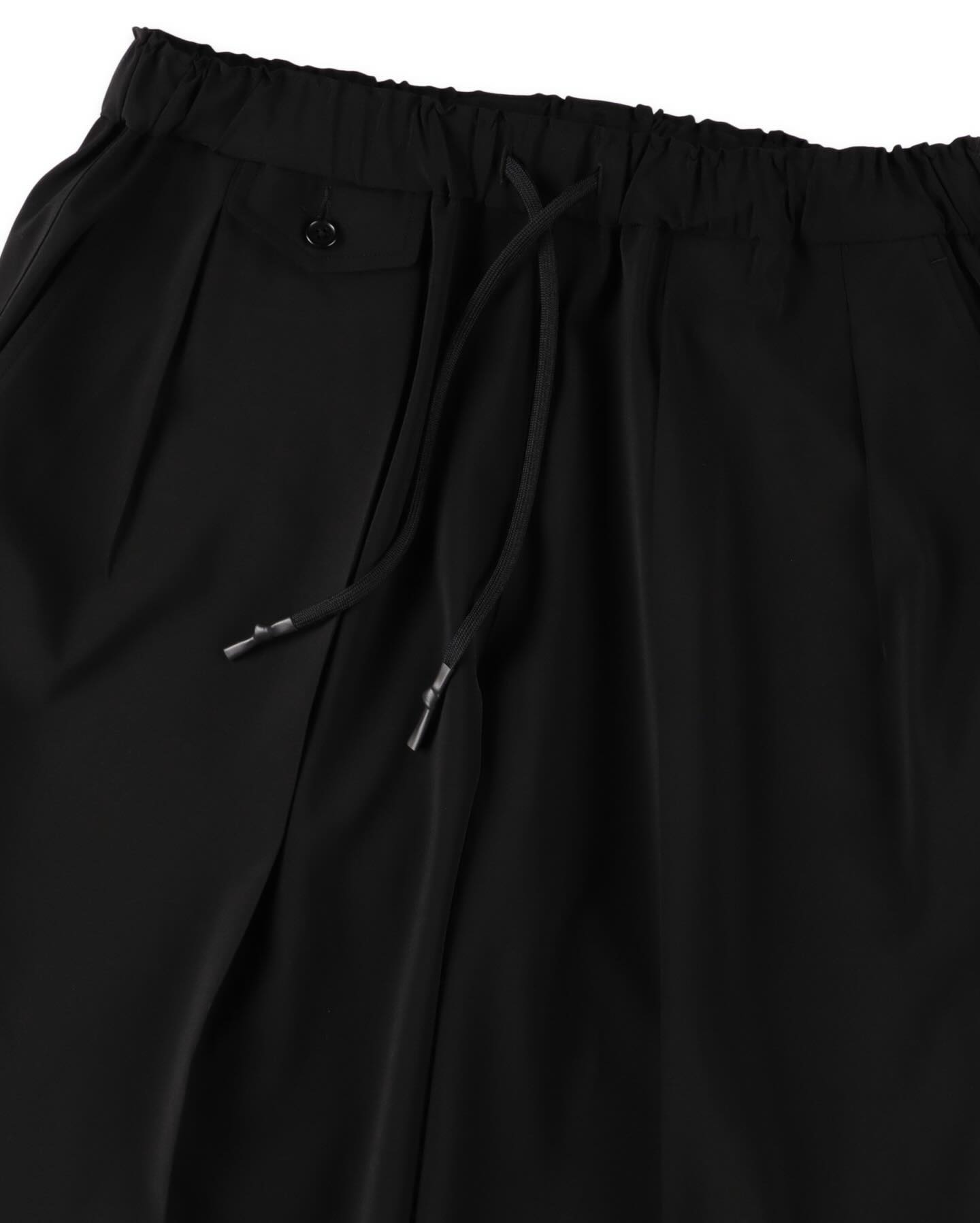 【9/12(土)発売】INVERTED PLEATS PANTS