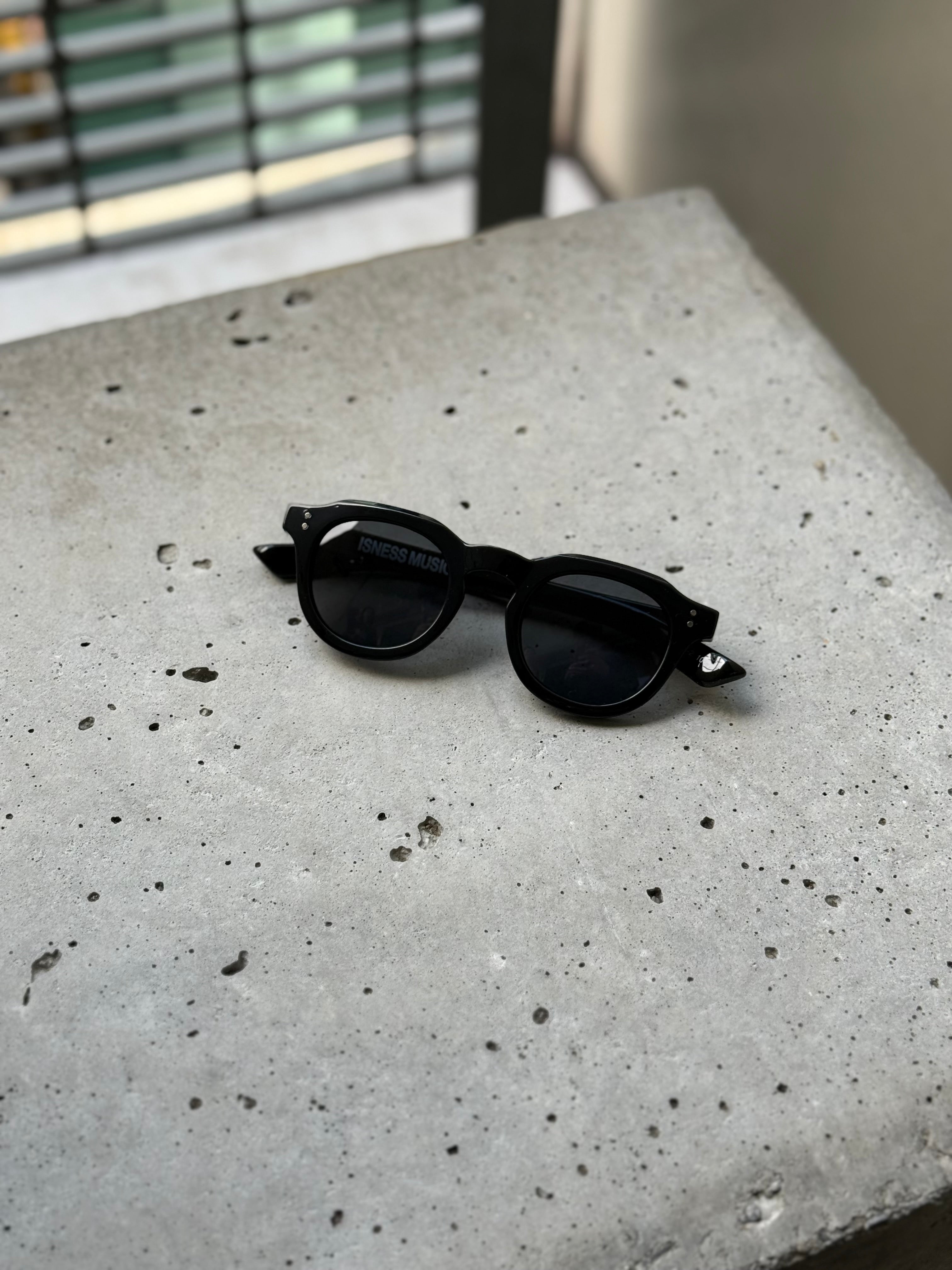 VEGA SUNGLASSES