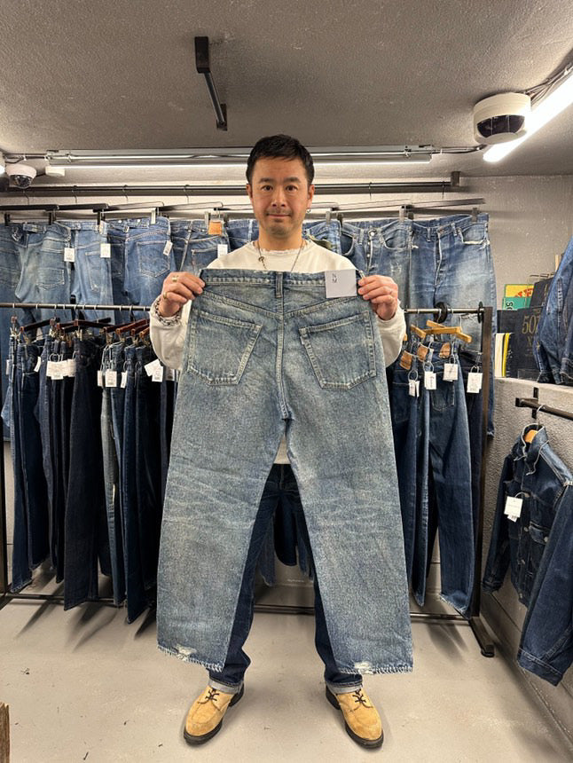 #017 LV 61's TAPERED JEANS DAMAGED