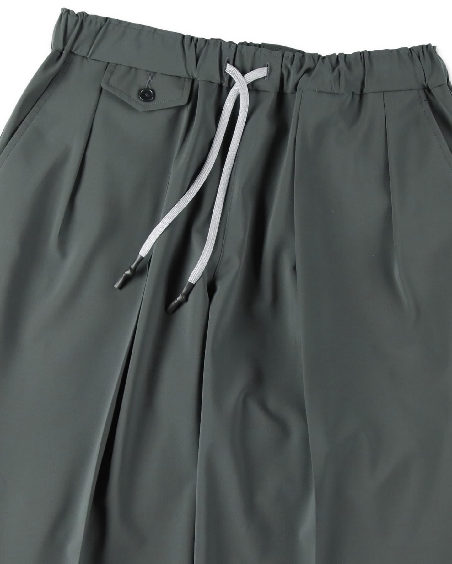 【9/12(土)発売】INVERTED PLEATS PANTS
