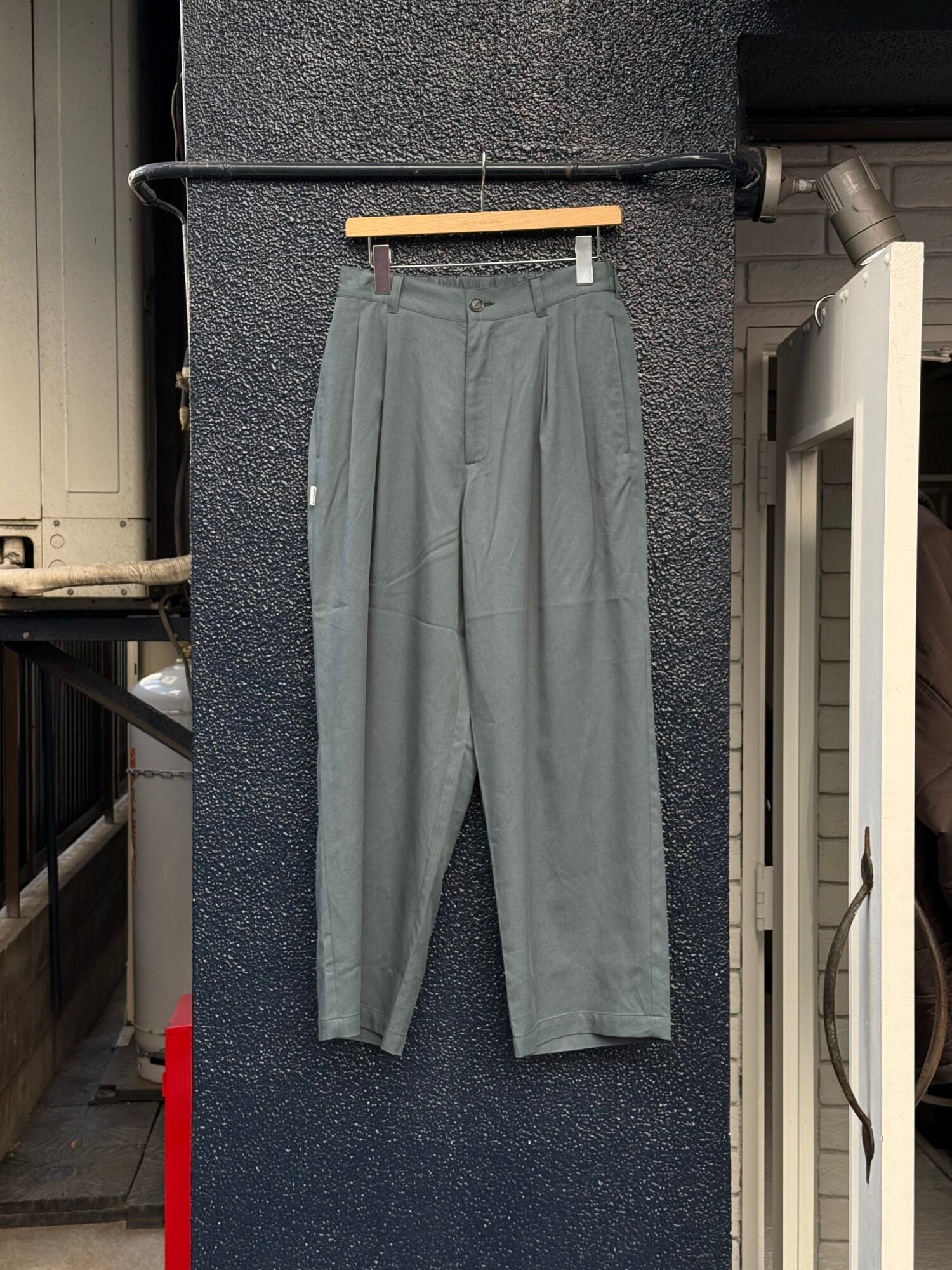 TWO TUCK RAYON PANTS