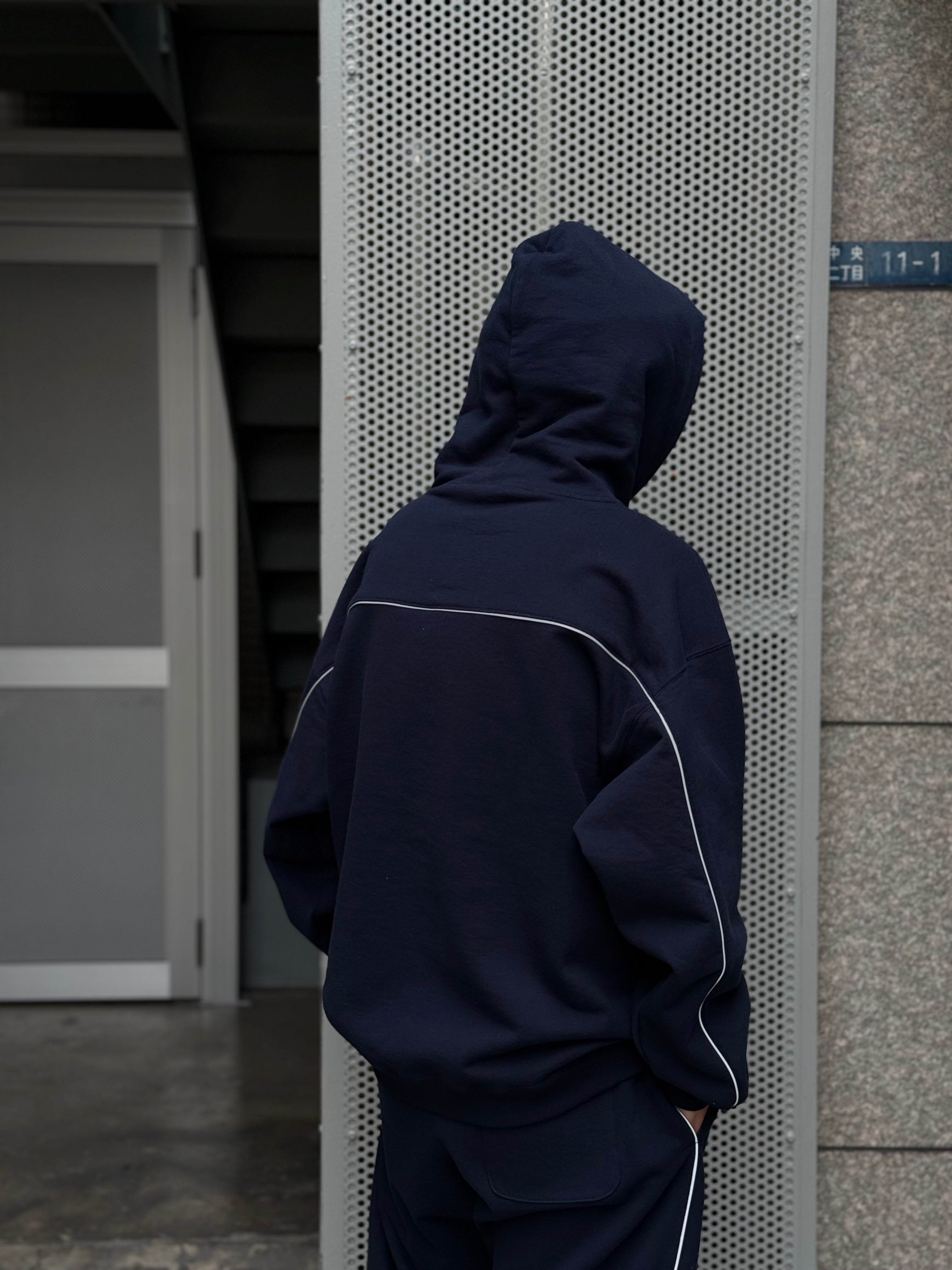 REFLECTOR SWEAT HOODIE