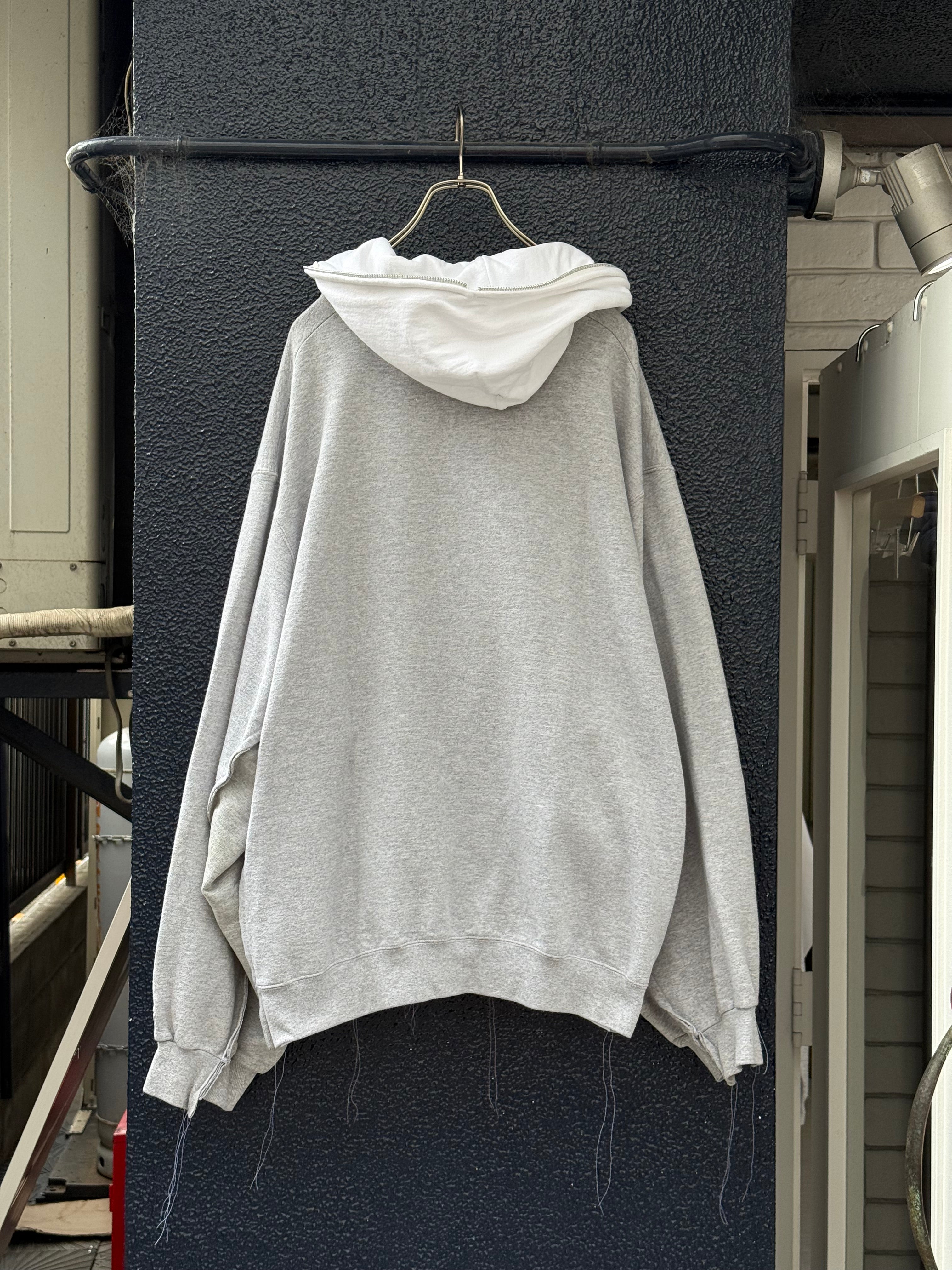 【8/28(金)発売】College Zip Hoodie ①