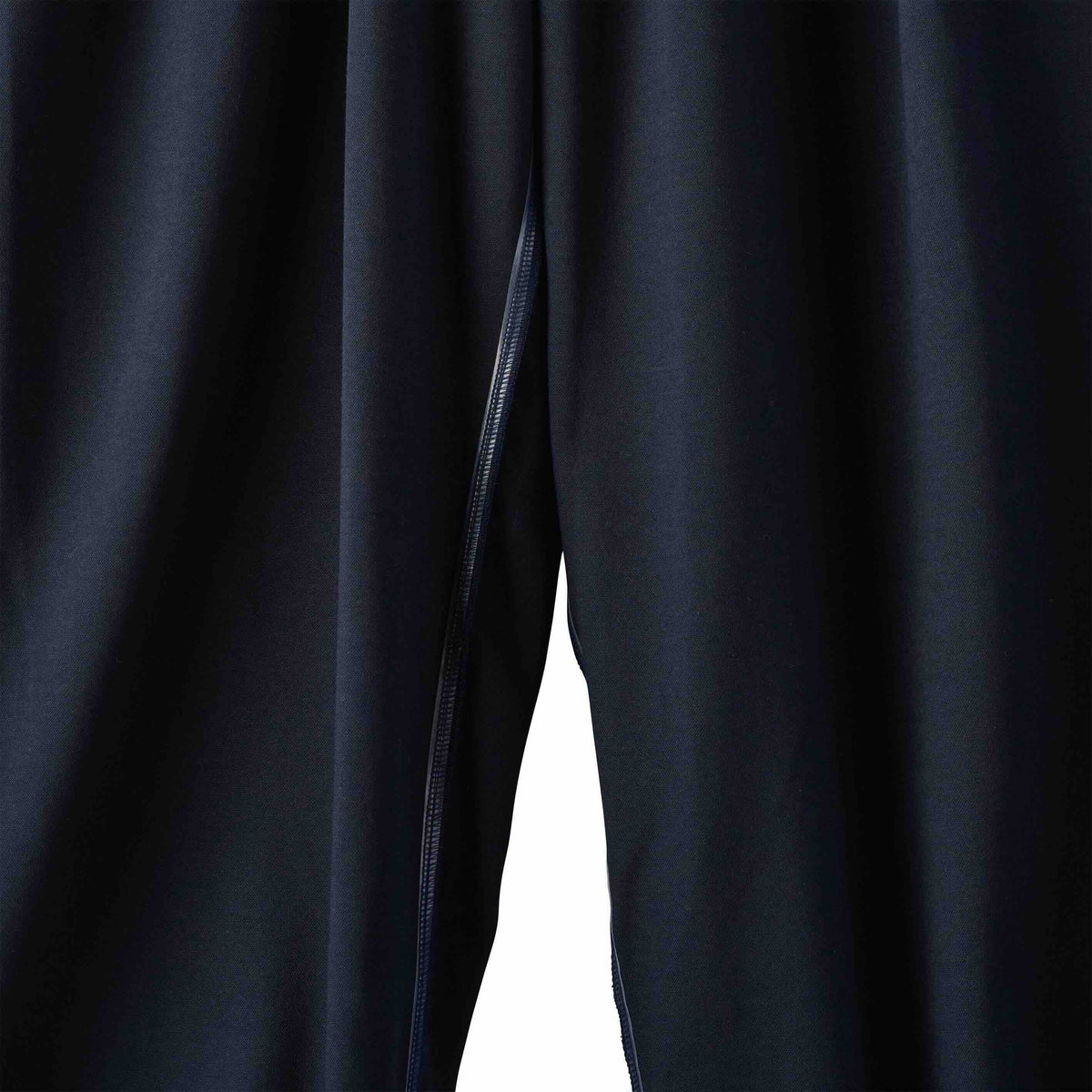 【9月12日(土) 発売】 CURVE TAPERED PANTS