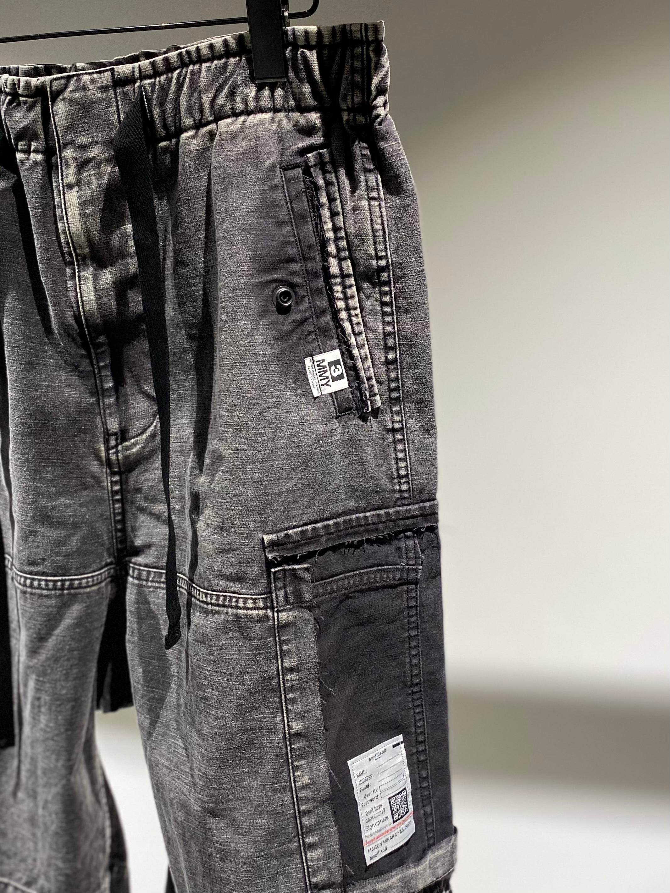 DAMAGED CARGO SHORT PANTS