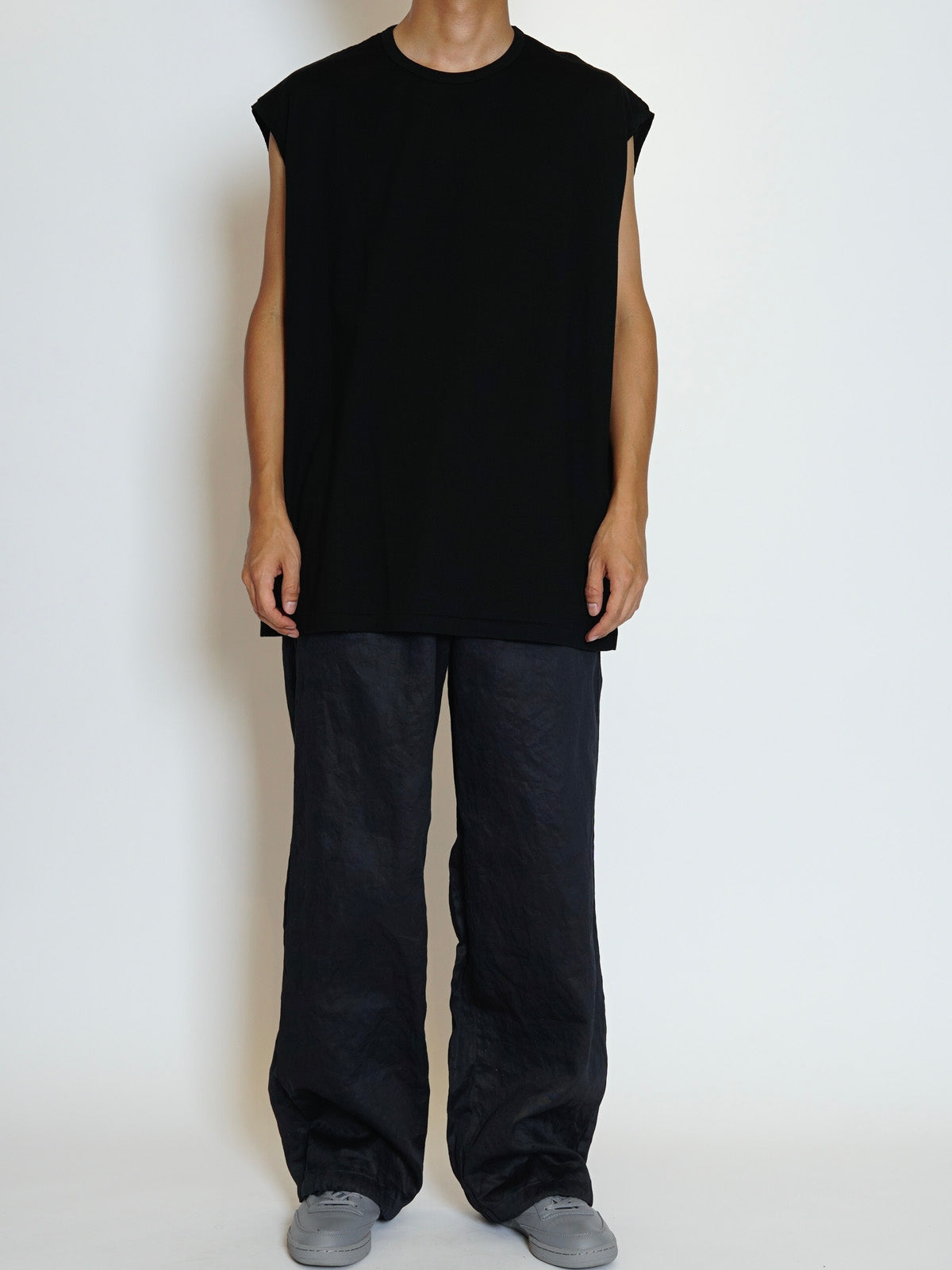 SLEEVE LESS T-SHIRTS