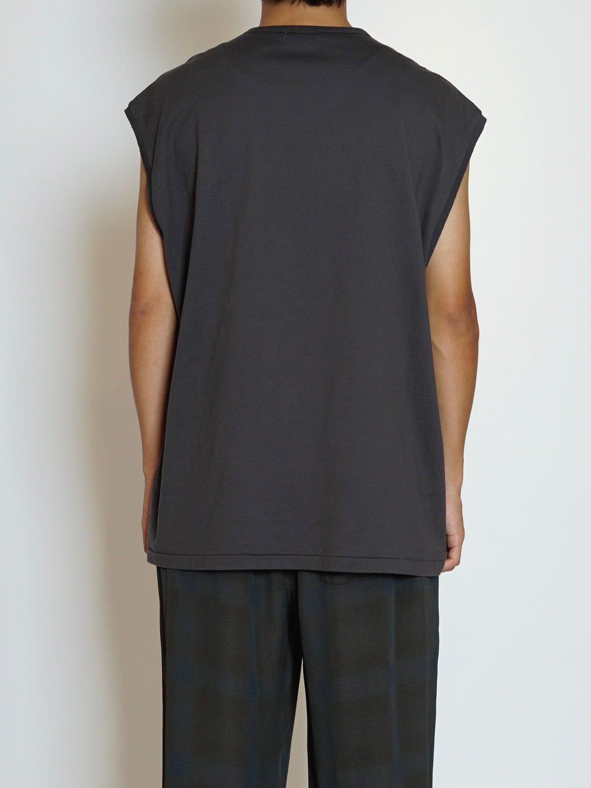 SLEEVE LESS T-SHIRTS