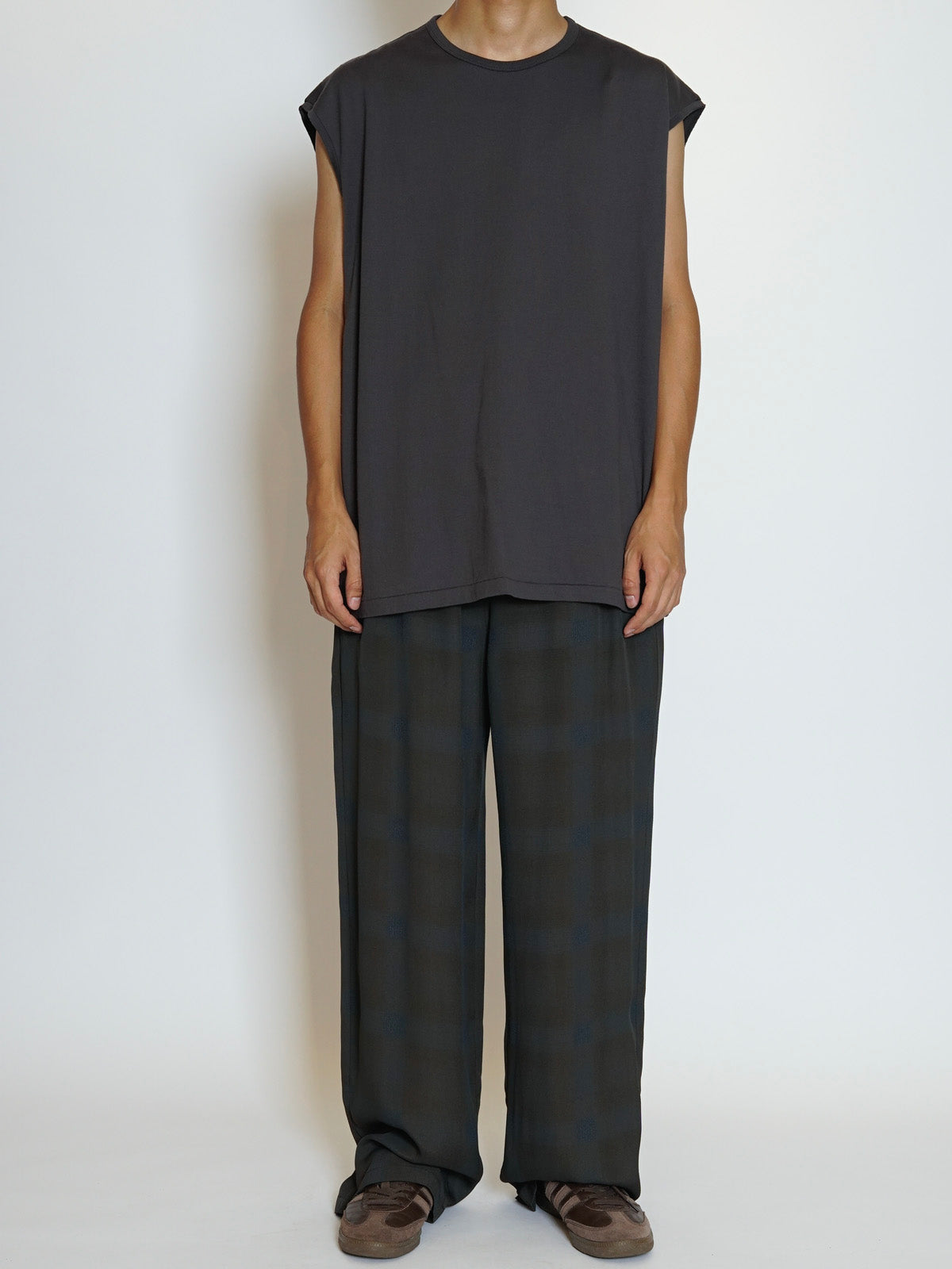 SLEEVE LESS T-SHIRTS