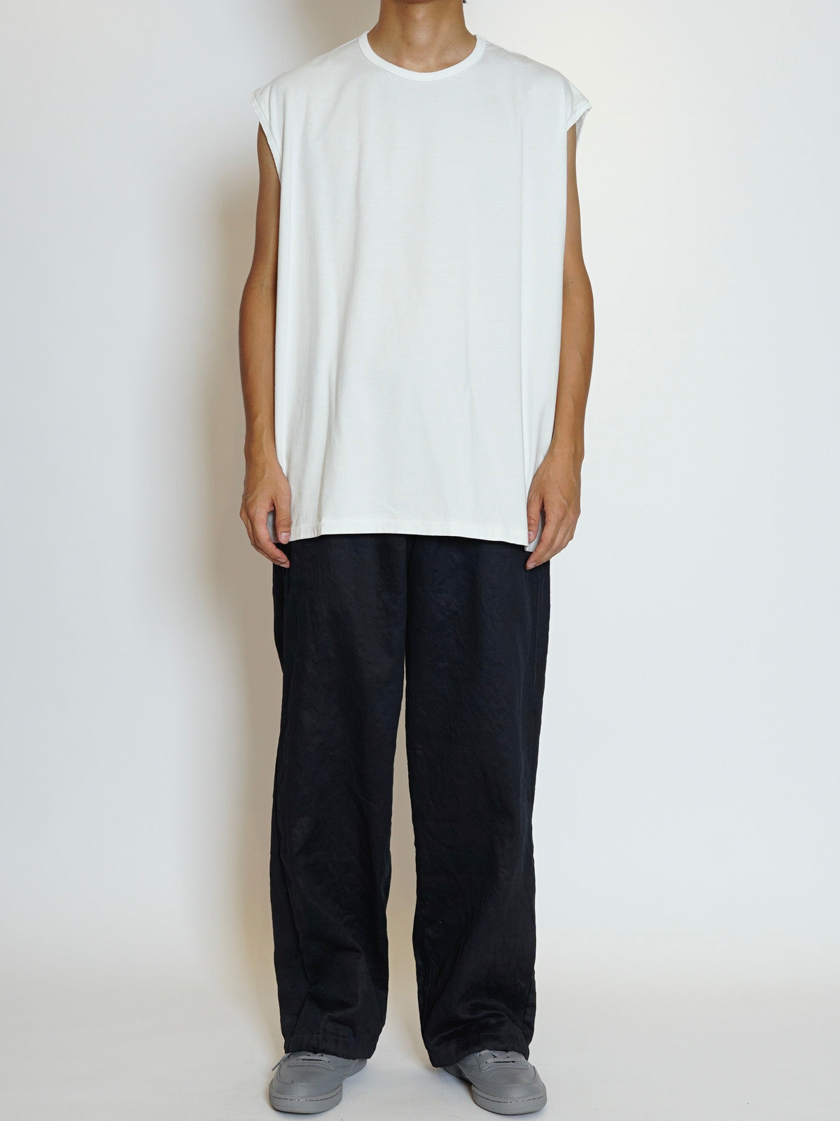 SLEEVE LESS T-SHIRTS