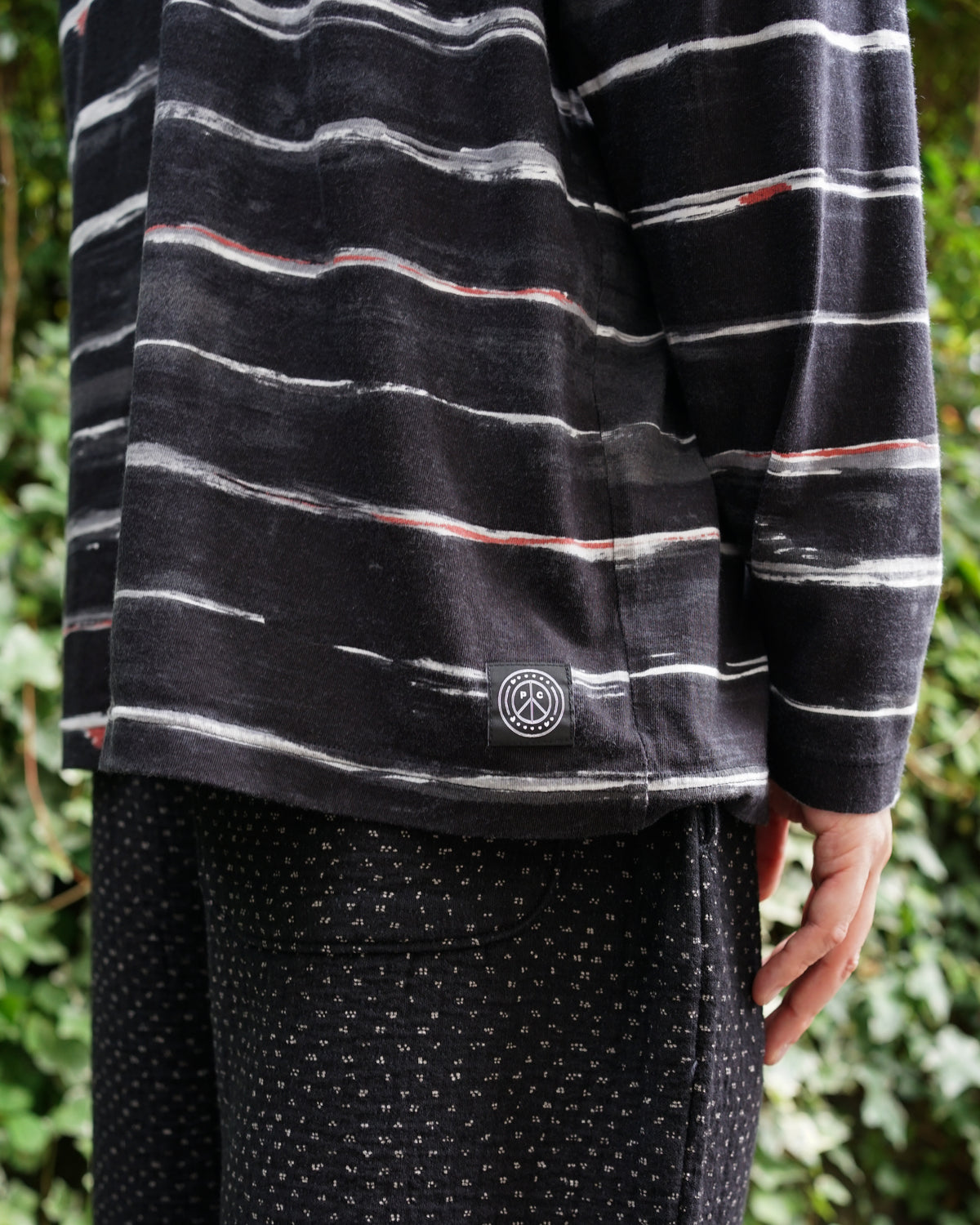 ARTIST BORDER LONG SLEEVE SHIRT