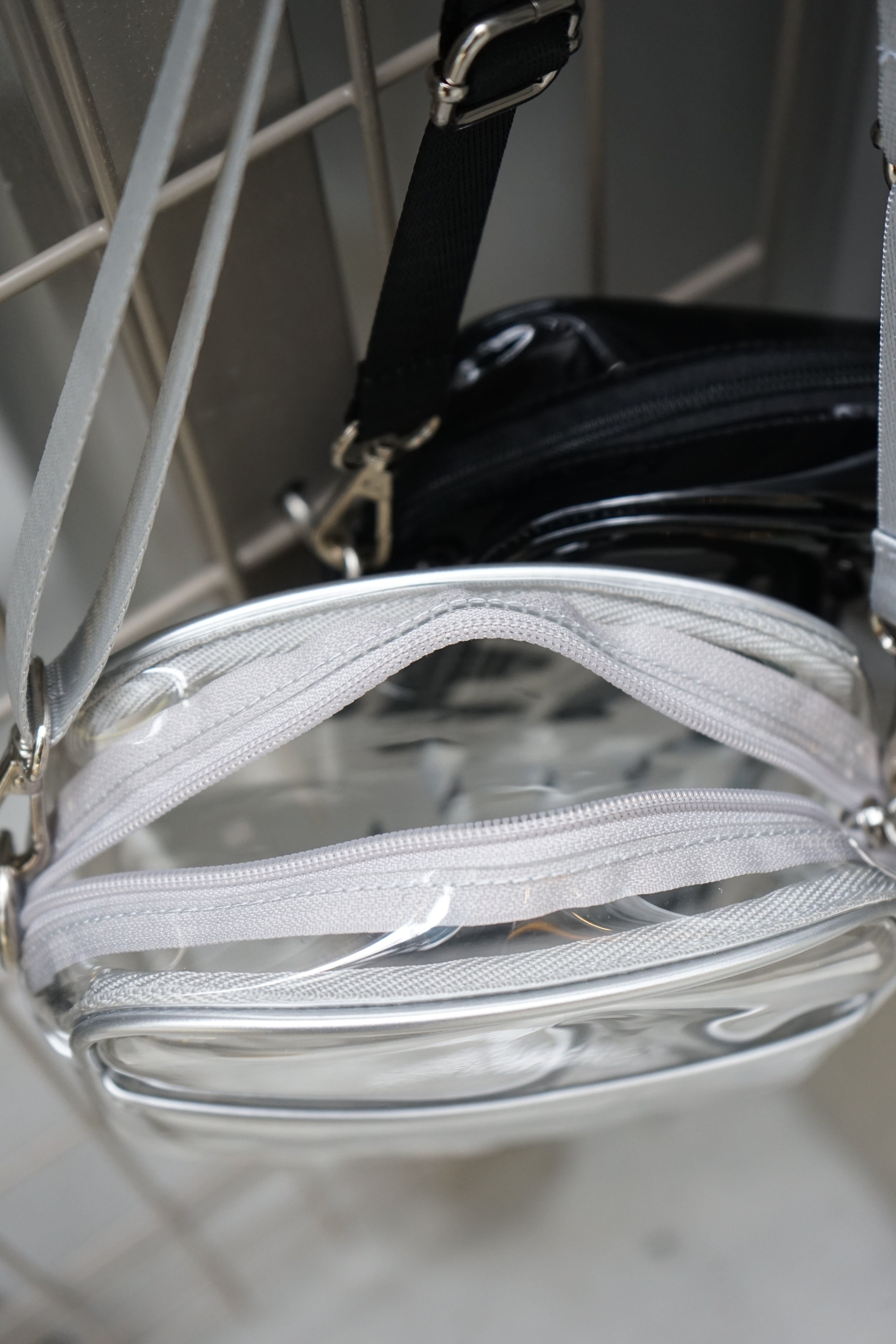CLEAR LOGO SHOULDER BAG